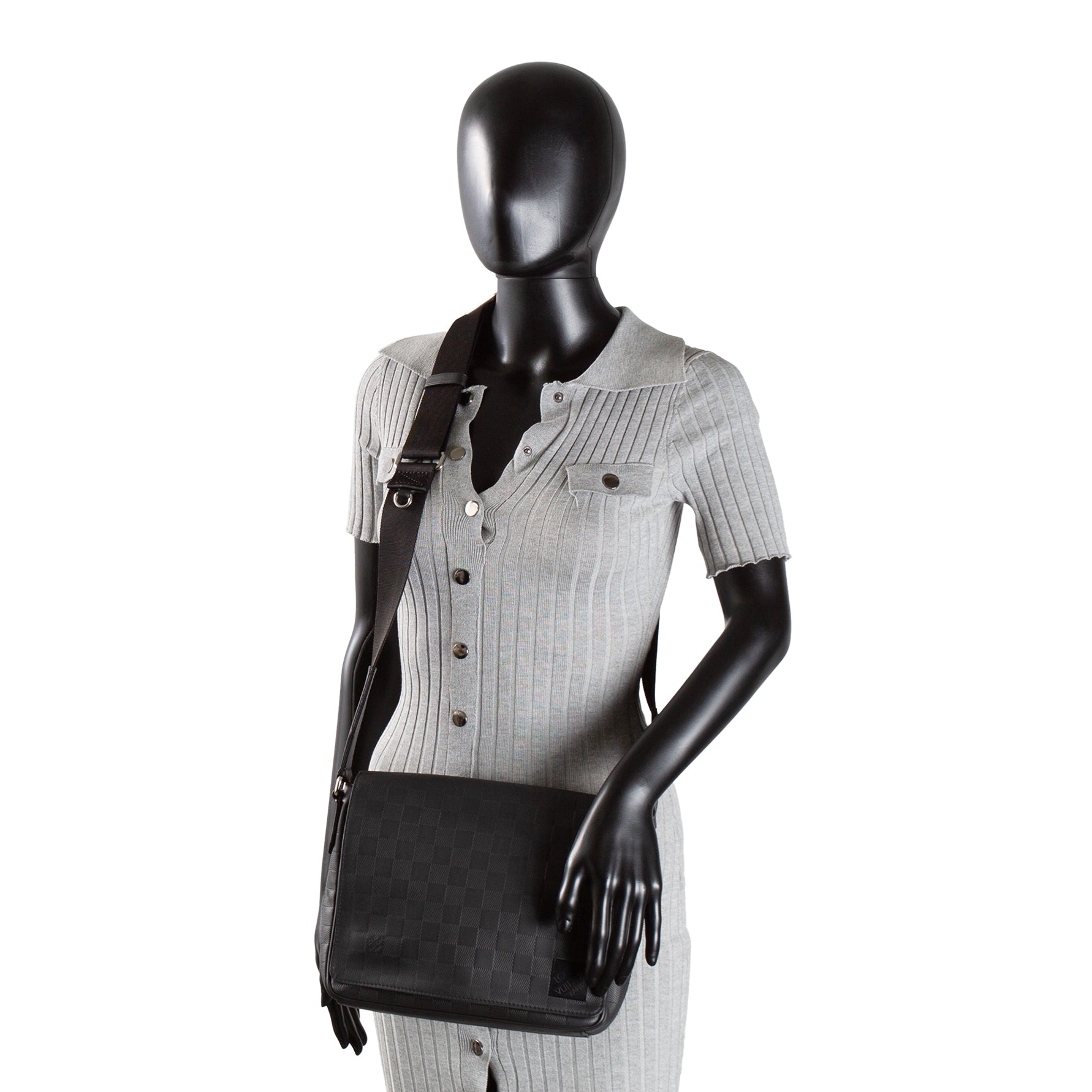 LOUIS VUITTON Damier Infini District Messenger PM - Black