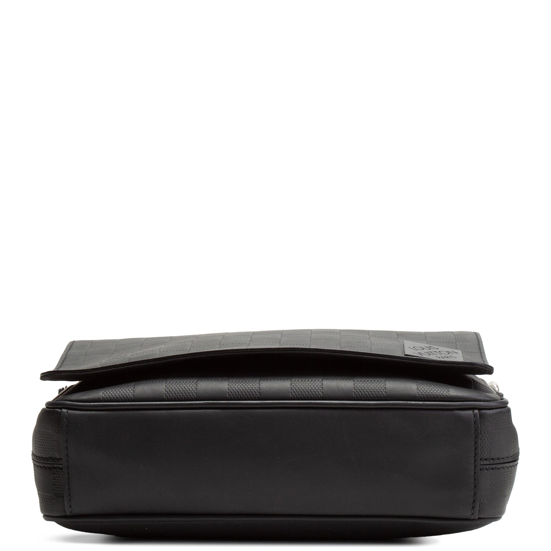 LOUIS VUITTON Damier Infini District Messenger PM - Black