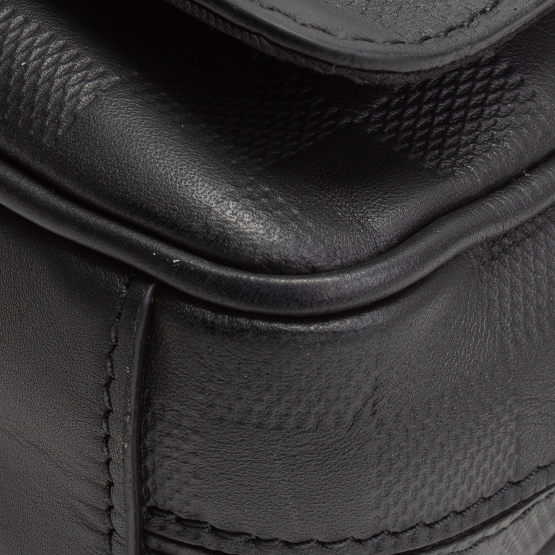 LOUIS VUITTON Damier Infini District Messenger PM - Black