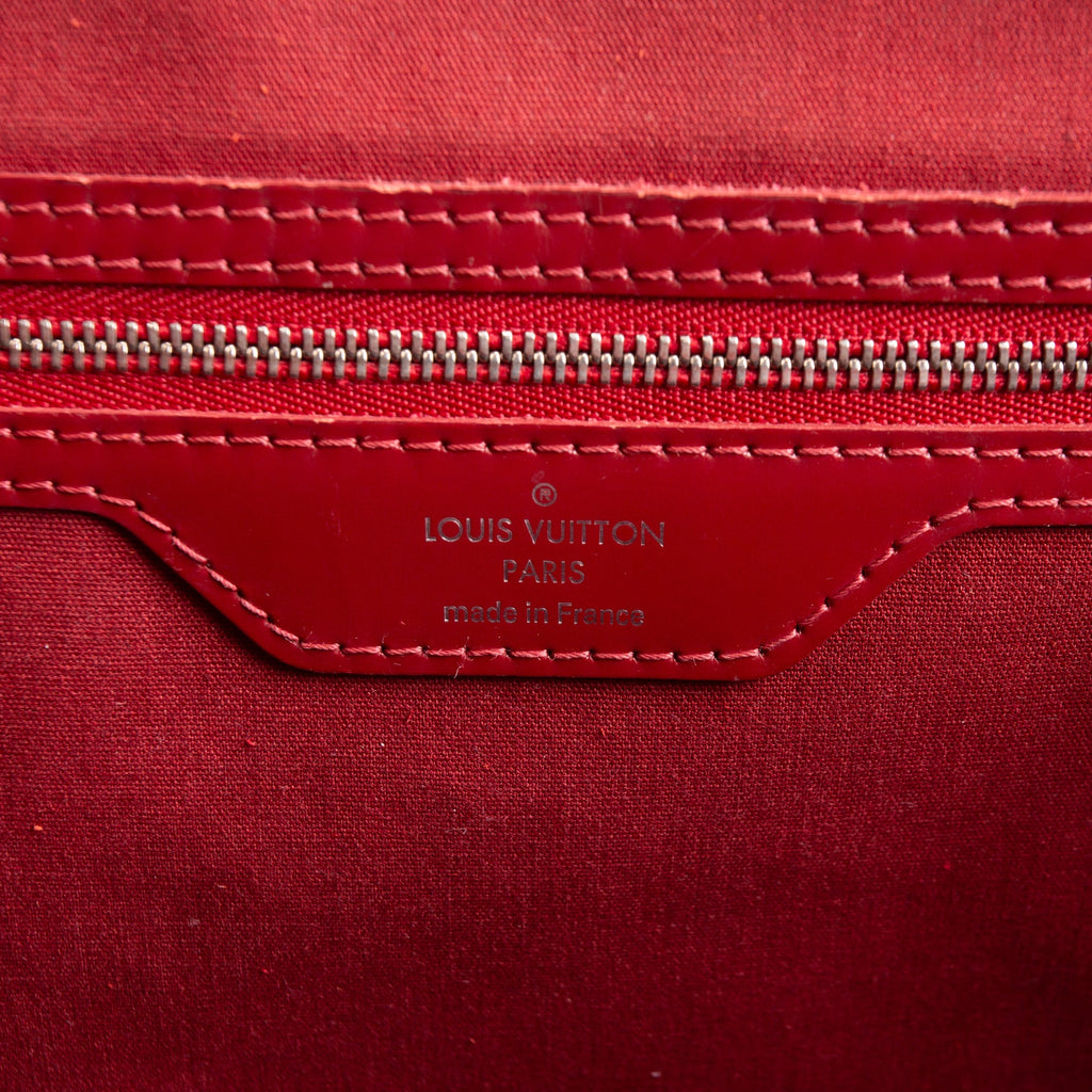 LOUIS VUITTON Epi Brea MM Shoulder Bag - Raspberry Red