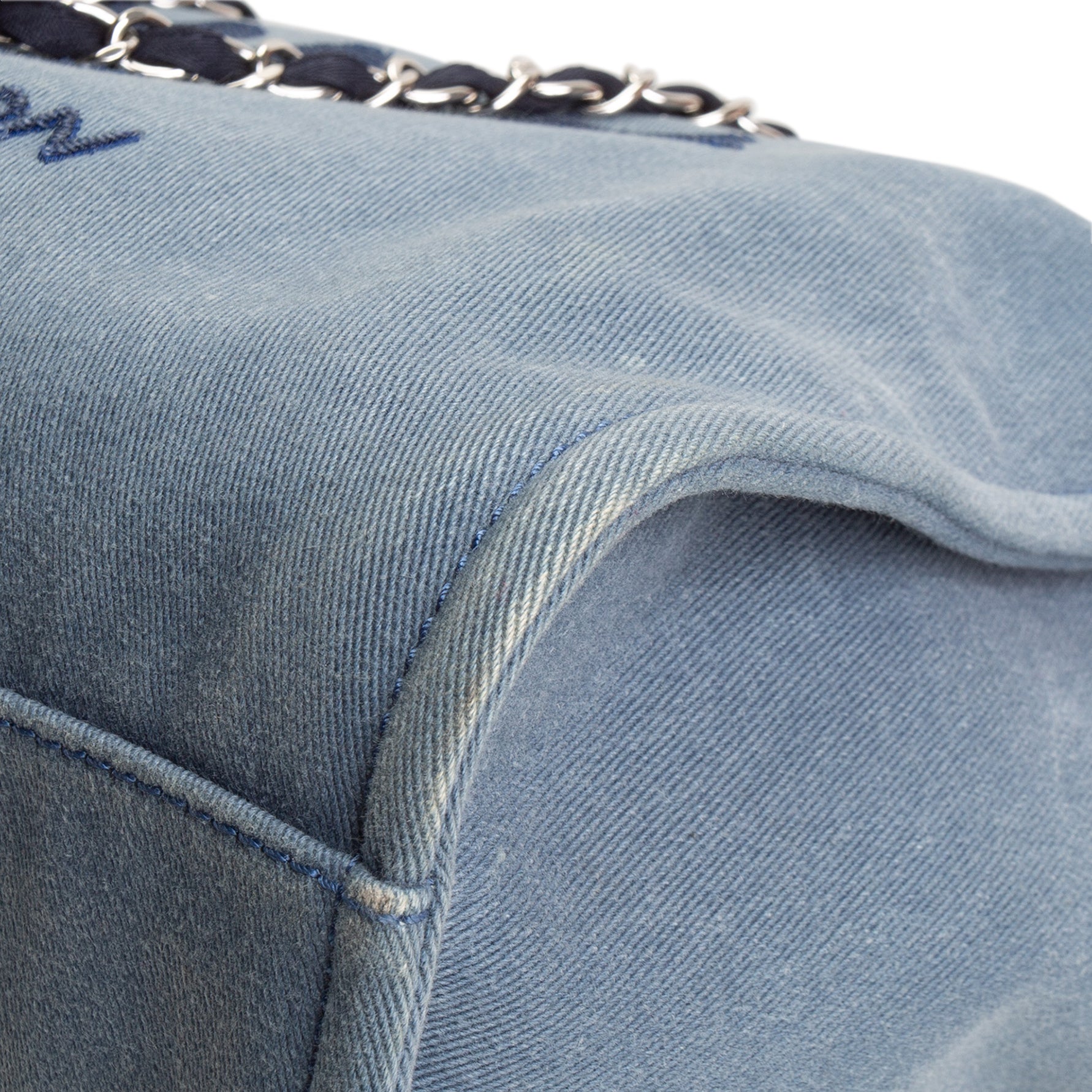 CHANEL Large Denim Deauville - Blue