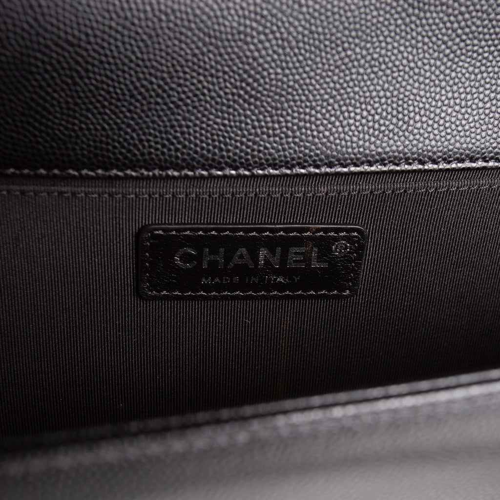 CHANEL Boy Bag Medium Quilted Caviar - Black