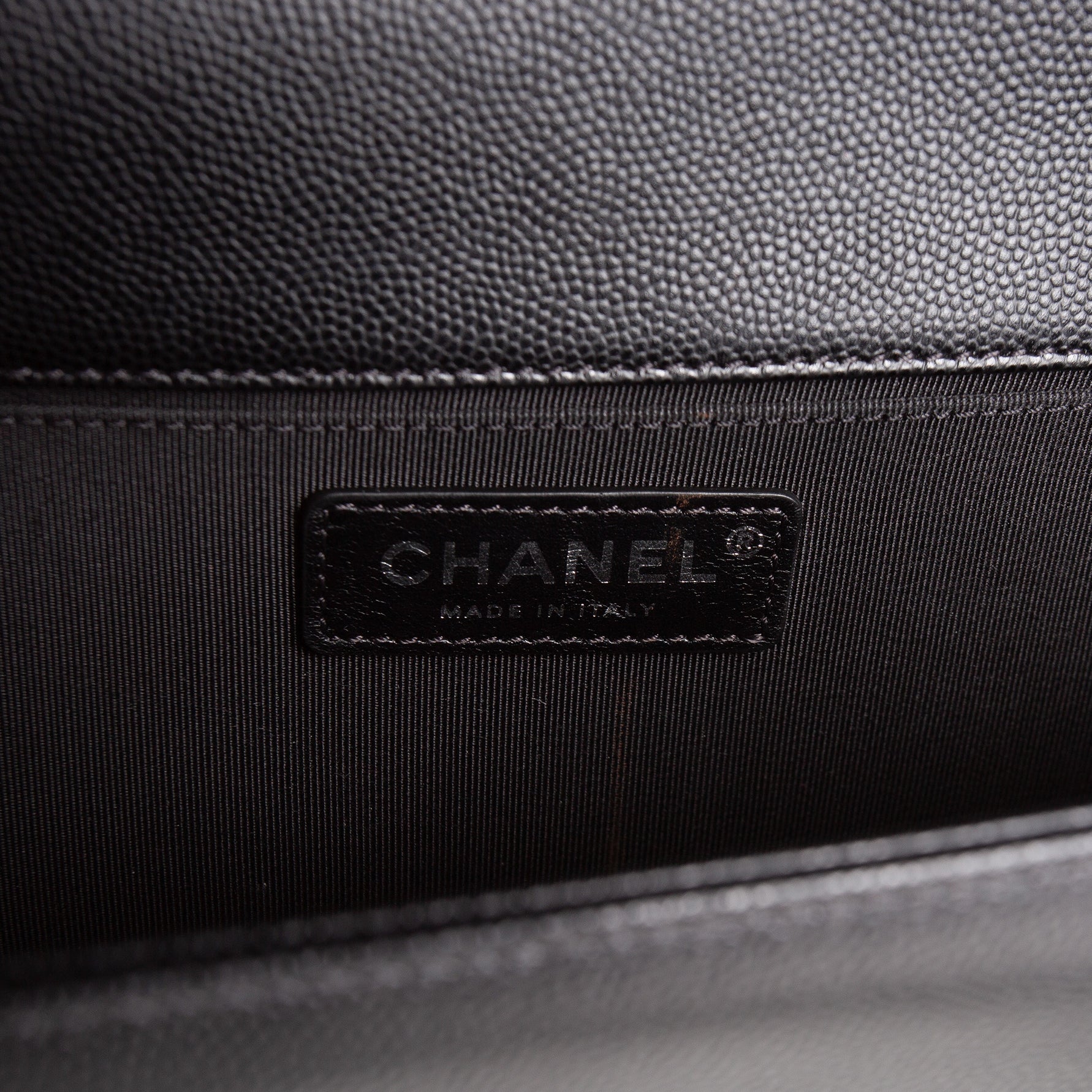 CHANEL Boy Bag Medium Quilted Caviar - Black