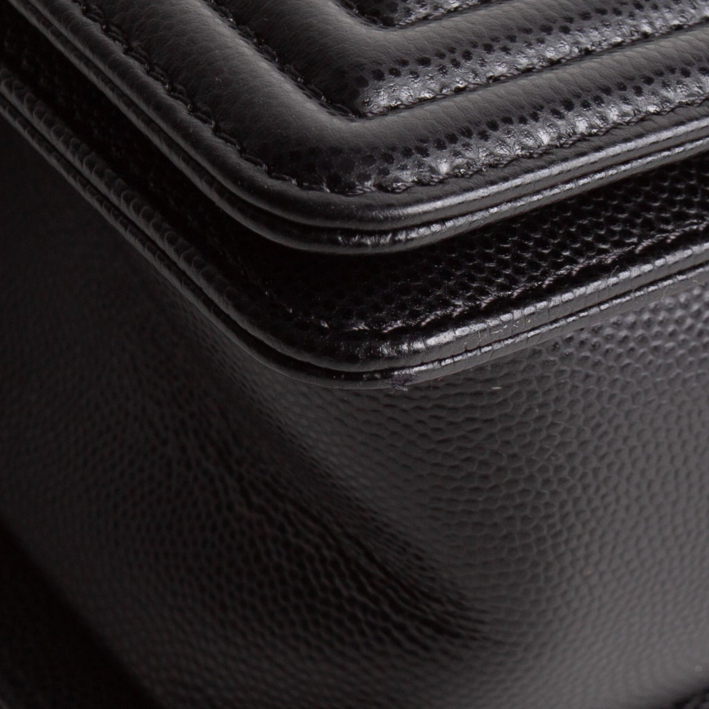 CHANEL Boy Bag Medium Quilted Caviar - Black