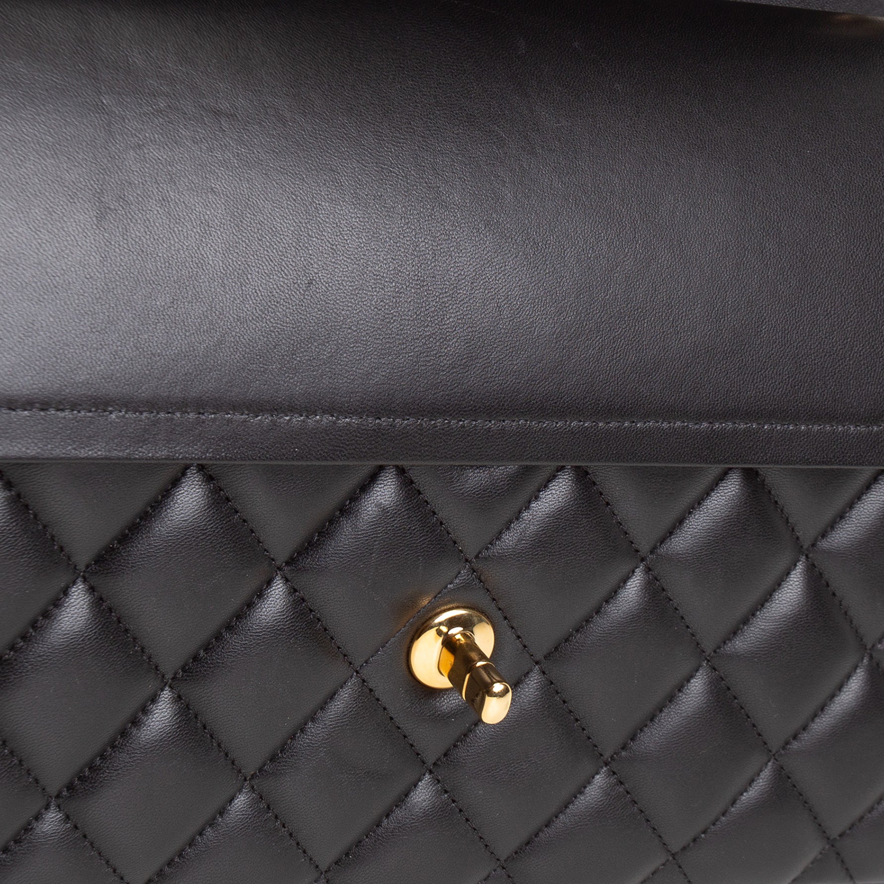 CHANEL Lambskin Jumbo Double Flap - Black