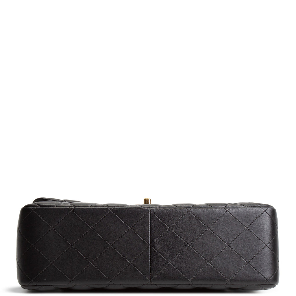 CHANEL Lambskin Jumbo Double Flap - Black