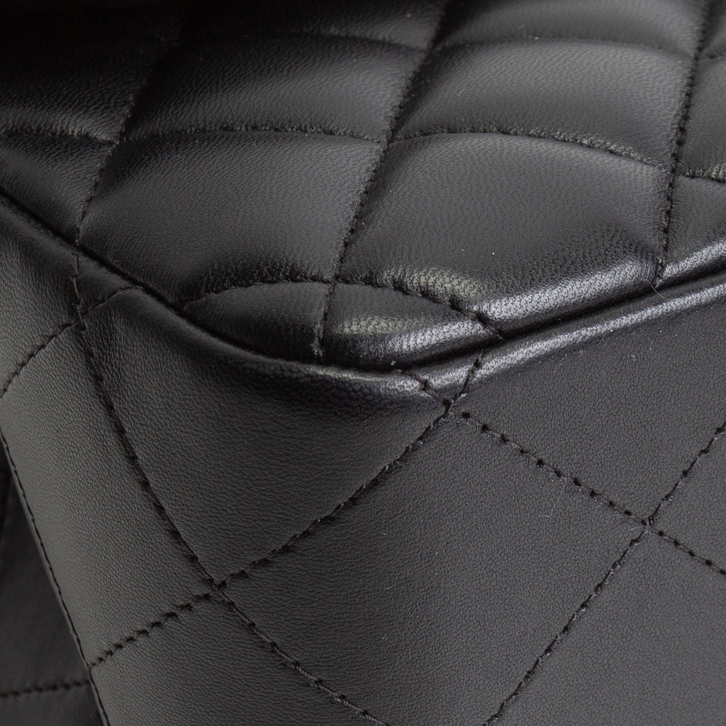 CHANEL Lambskin Jumbo Double Flap - Black