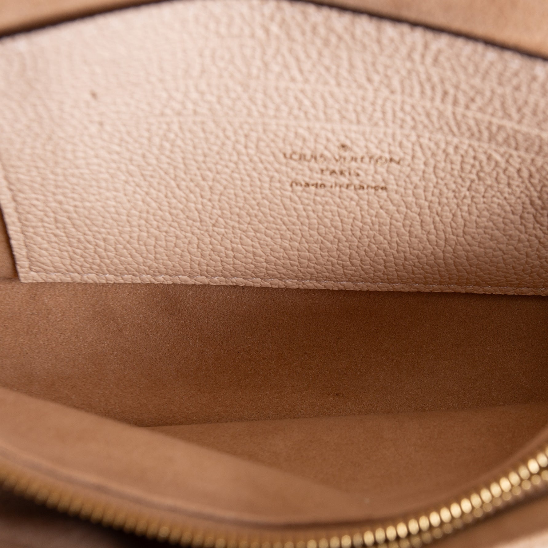 LOUIS VUITTON Giant Empreinte Monogram Ivy Wallet On Chain - Ivory