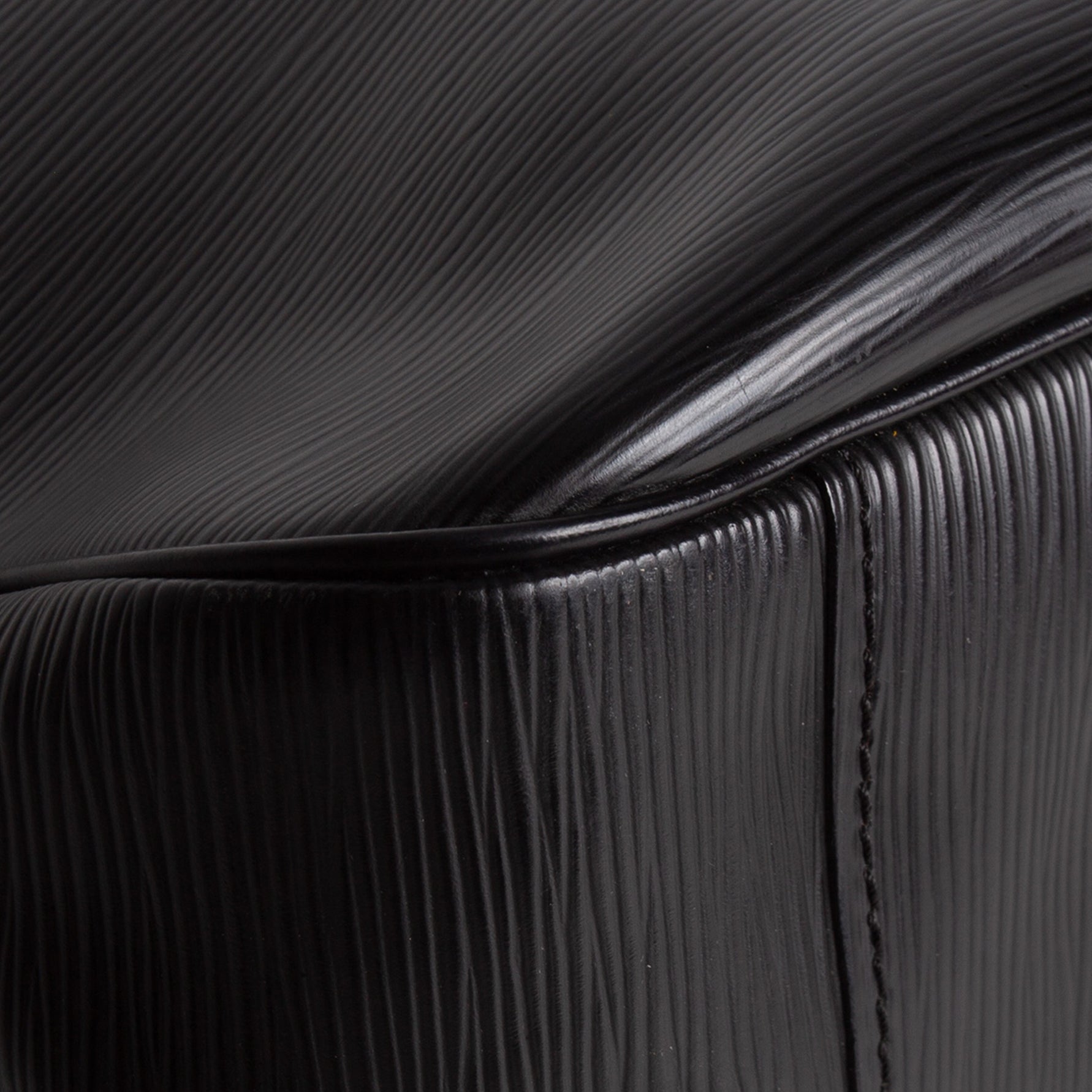 LOUIS VUITTON Epi Leather Passy - Black