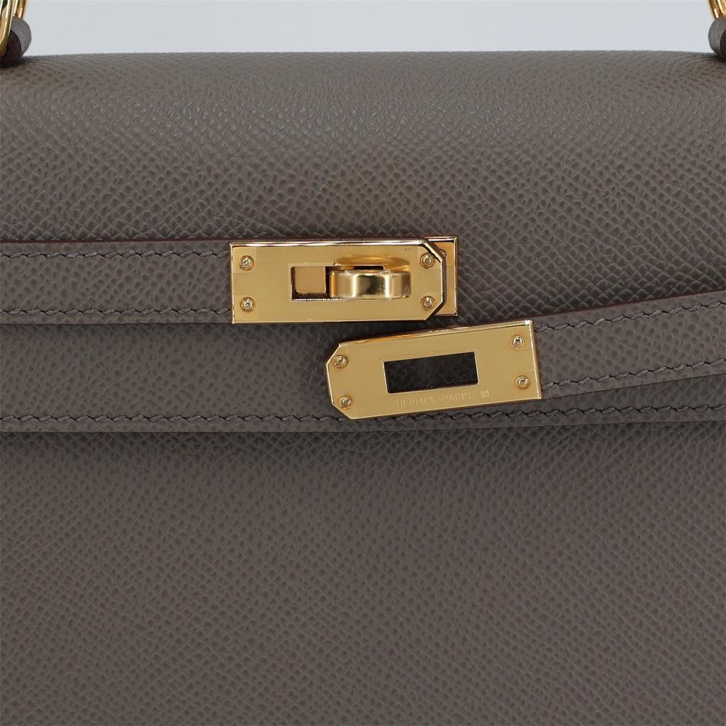 HERMÈS Kelly 25 Sellier Etain (8F) Epsom Gold hardware B (2023)
