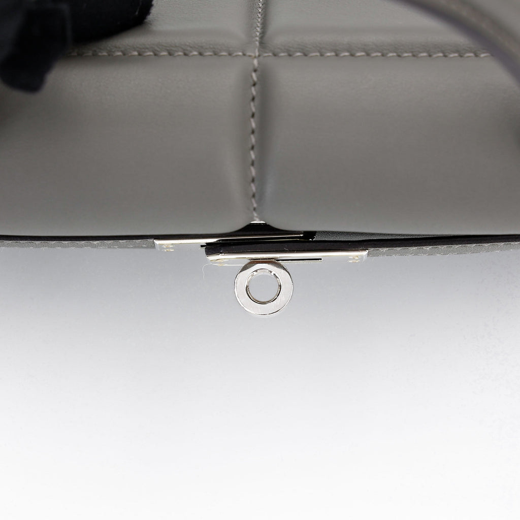 HERMÈS Limited Edition Kelly 25 Padded Sellier Gris Meyer (0L) Swift Palladium hardware B (2023)