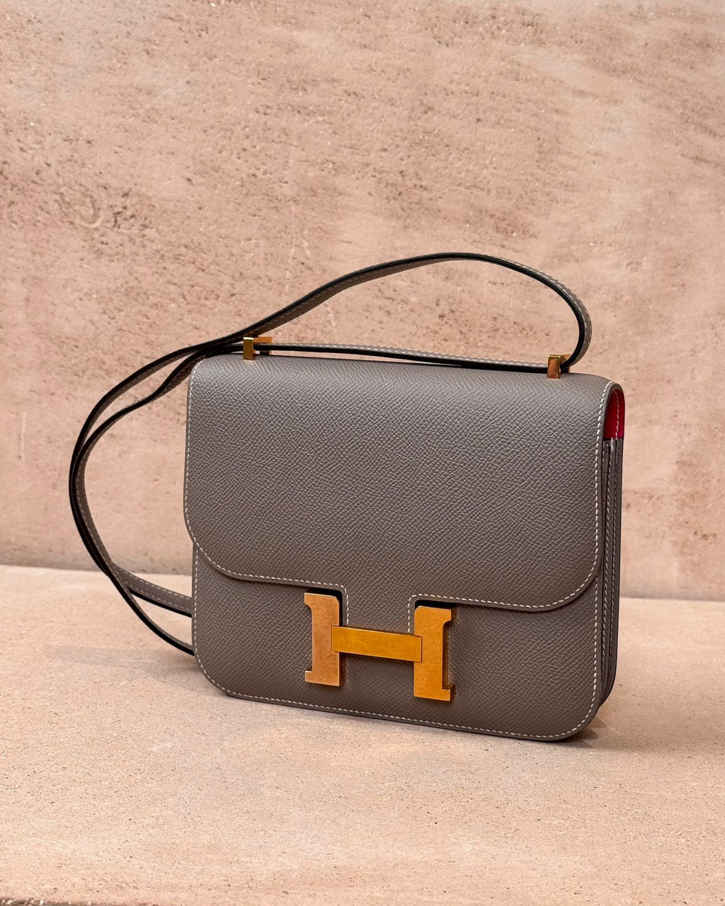 Hermès HSS Constance 18 - Gris Asphalte Epsom / Rose Shocking Interior | Rose Gold Hardware