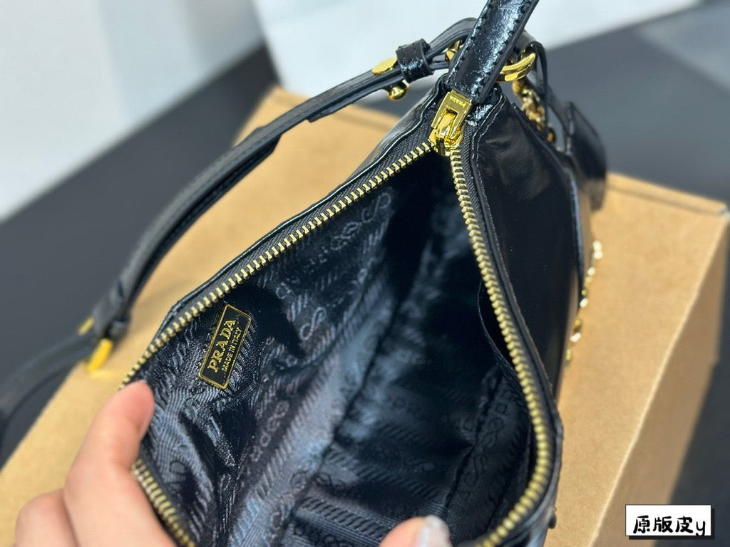 Prada shoulder bag black edition
