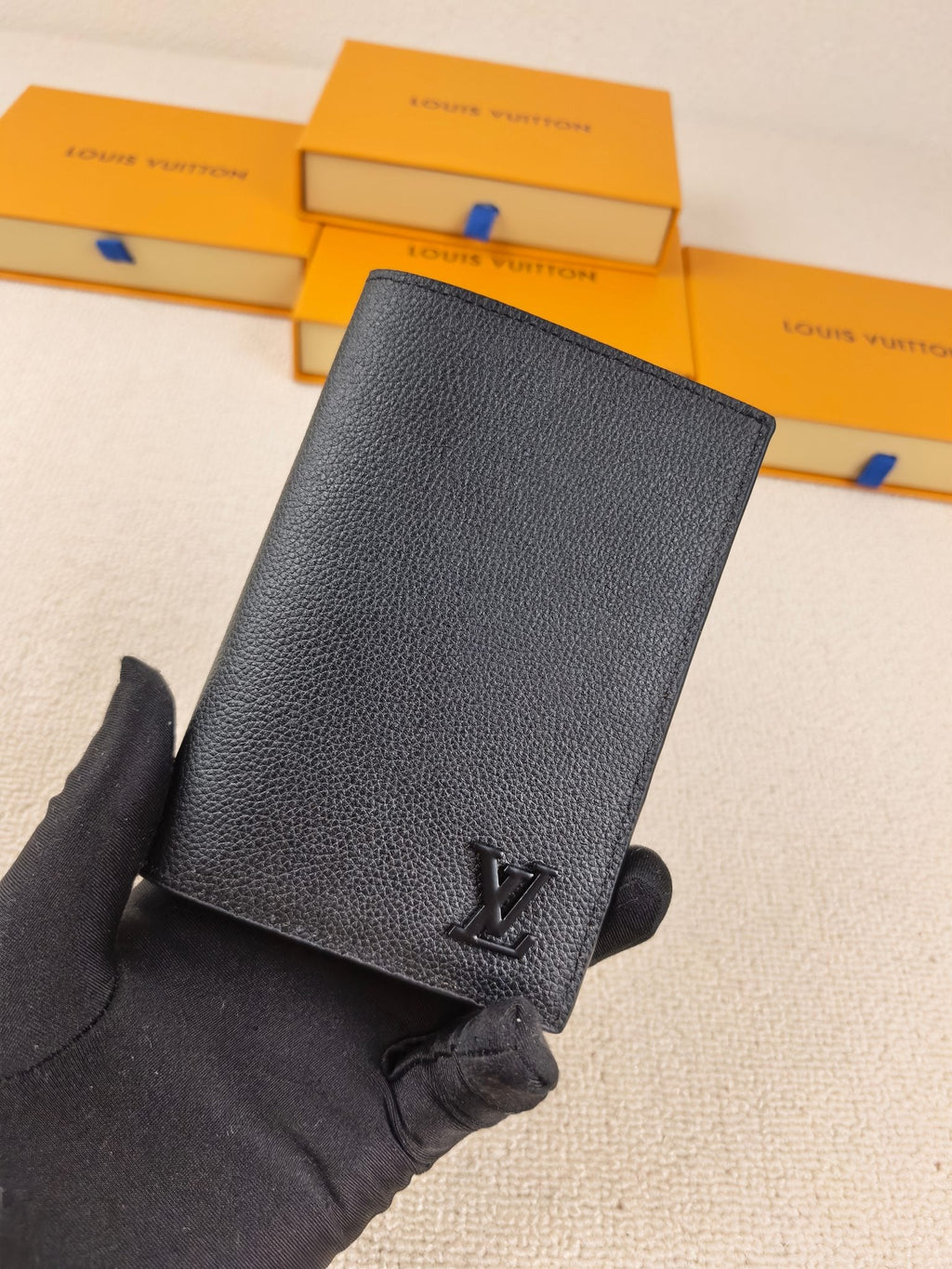 LV passport Cover limited edition