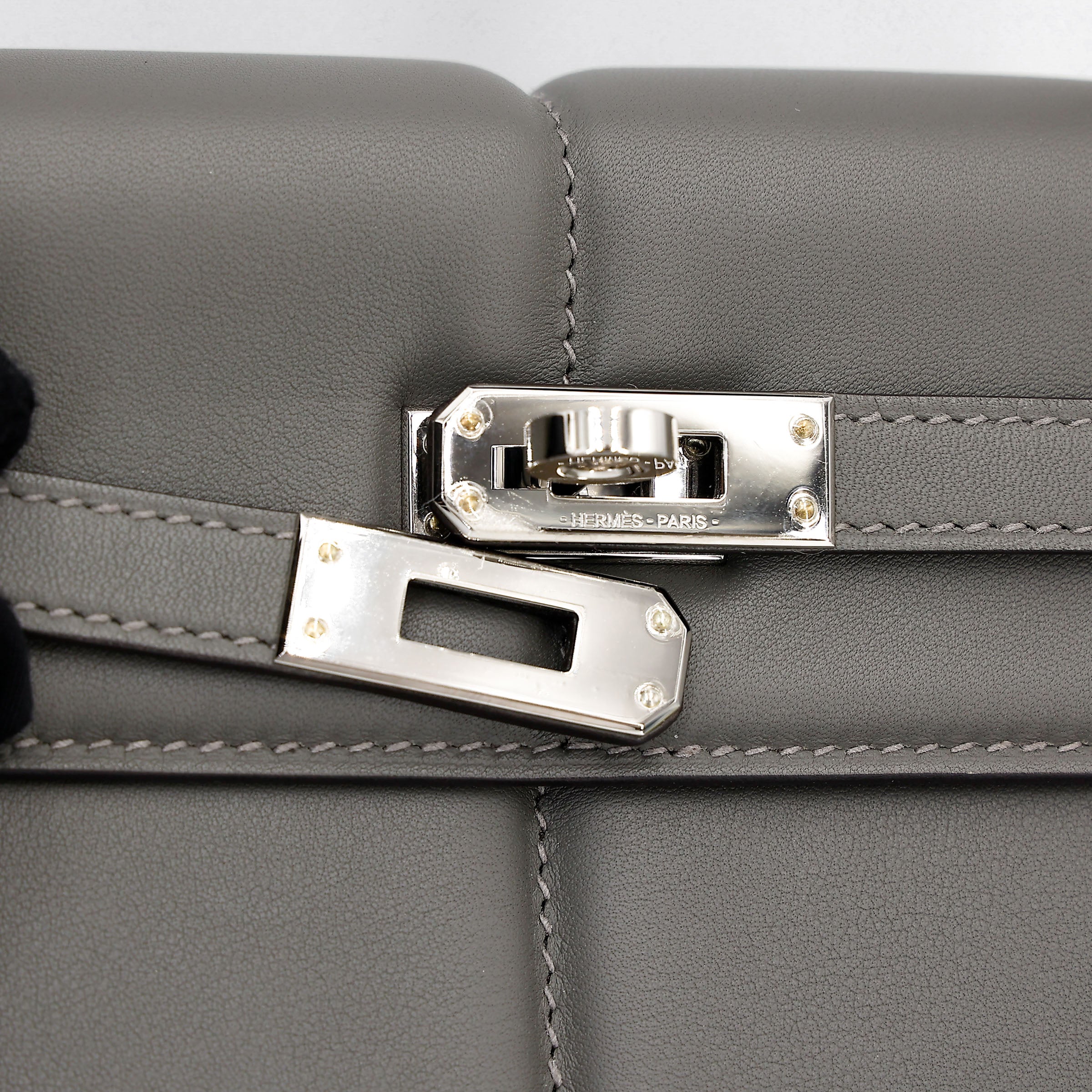 HERMÈS Limited Edition Kelly 25 Padded Sellier Gris Meyer (0L) Swift Palladium hardware B (2023)