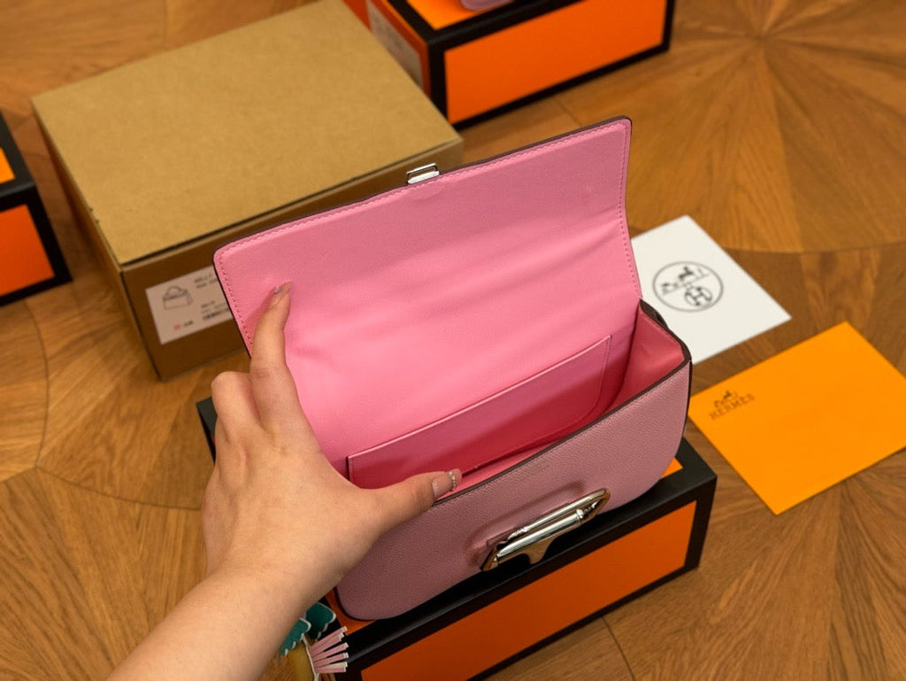 Hermes della handbag