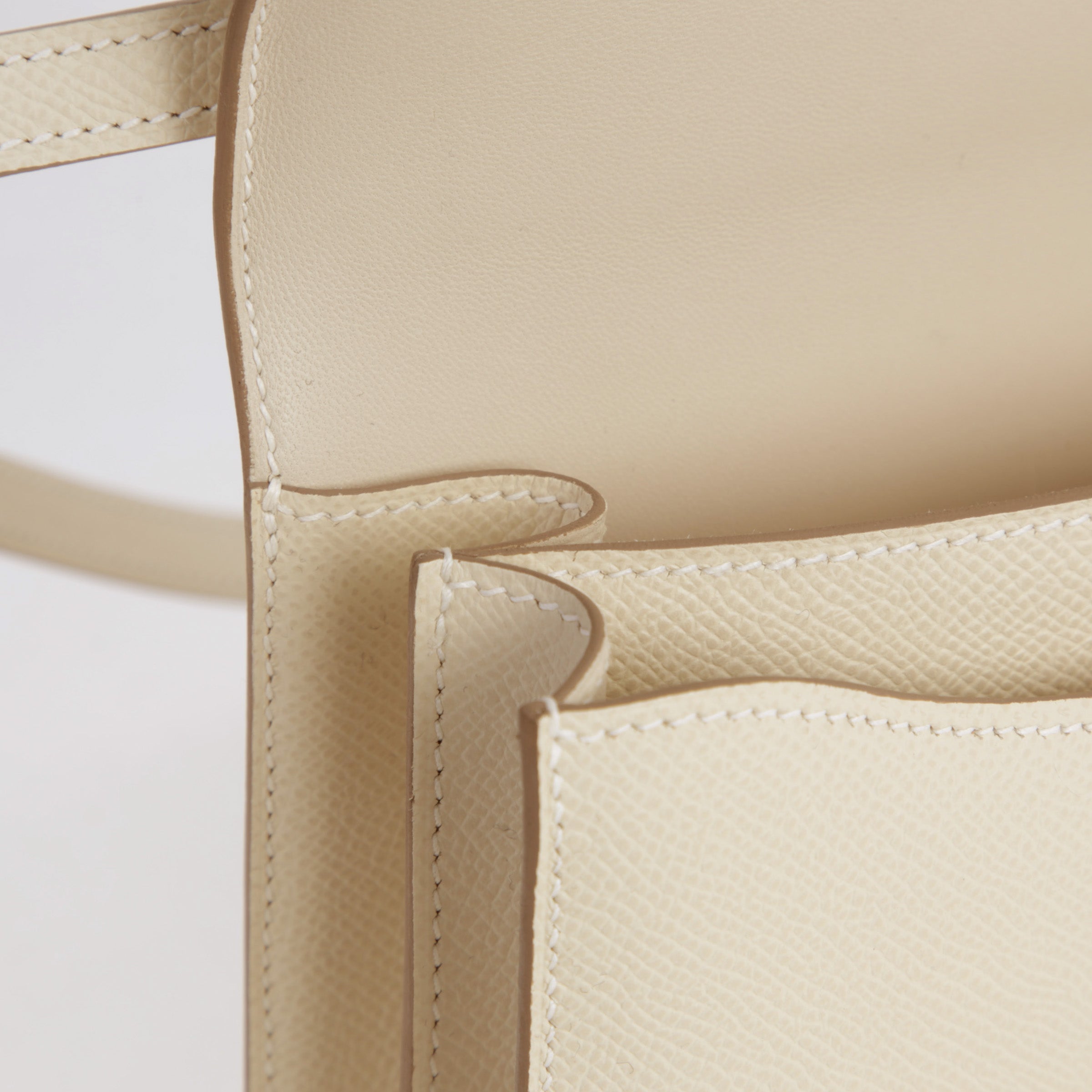 HERMÈS Constance Mini Craie (10) Epsom Lacquer Hardware Palladium hardware K (2025)