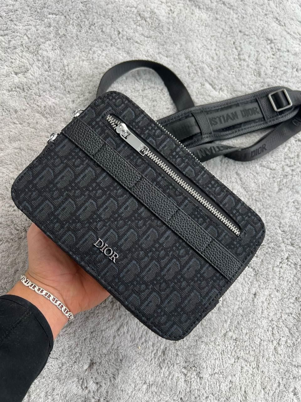 cd mens famous sidebag