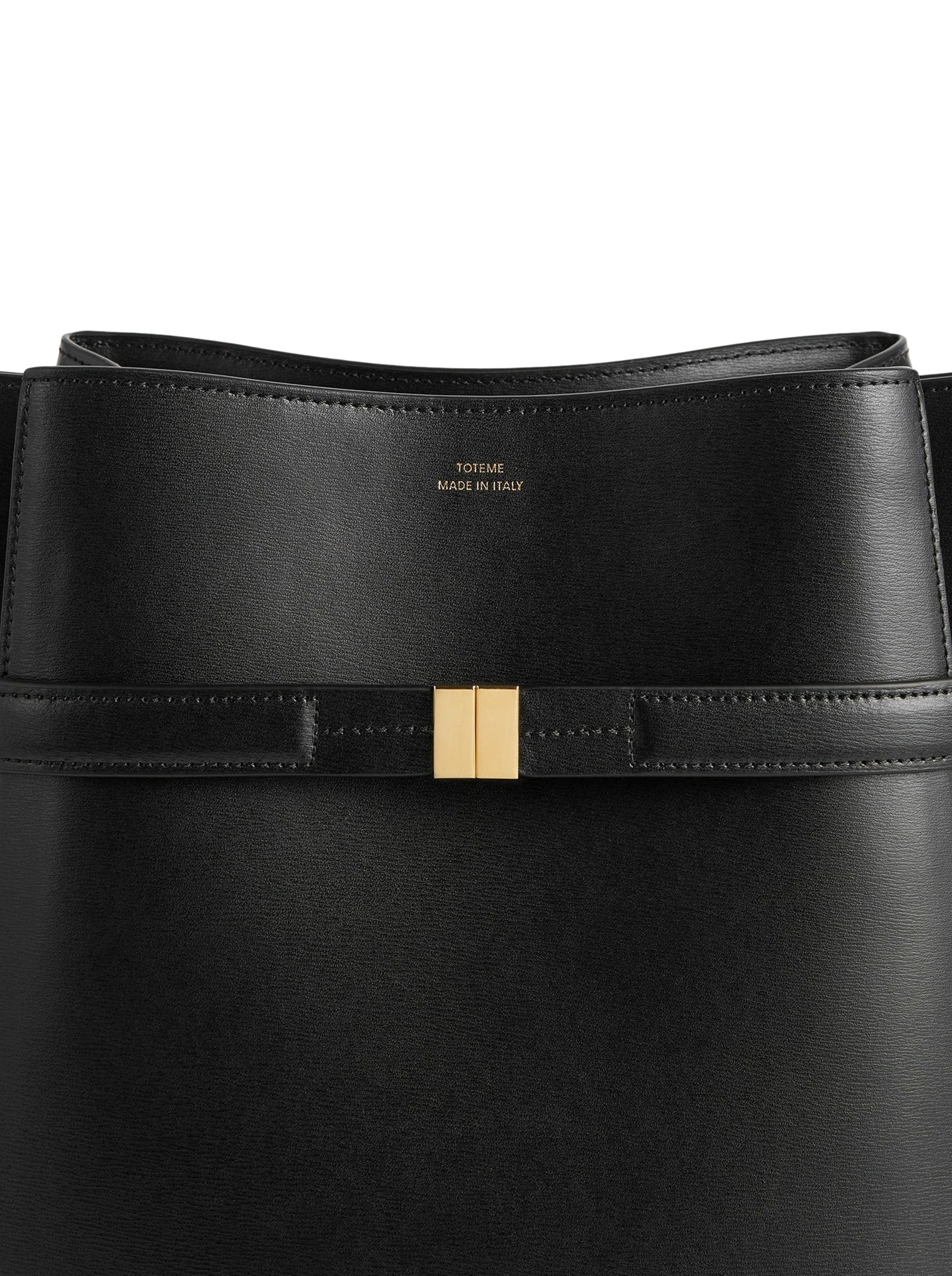 BELTED BUCKET BAG