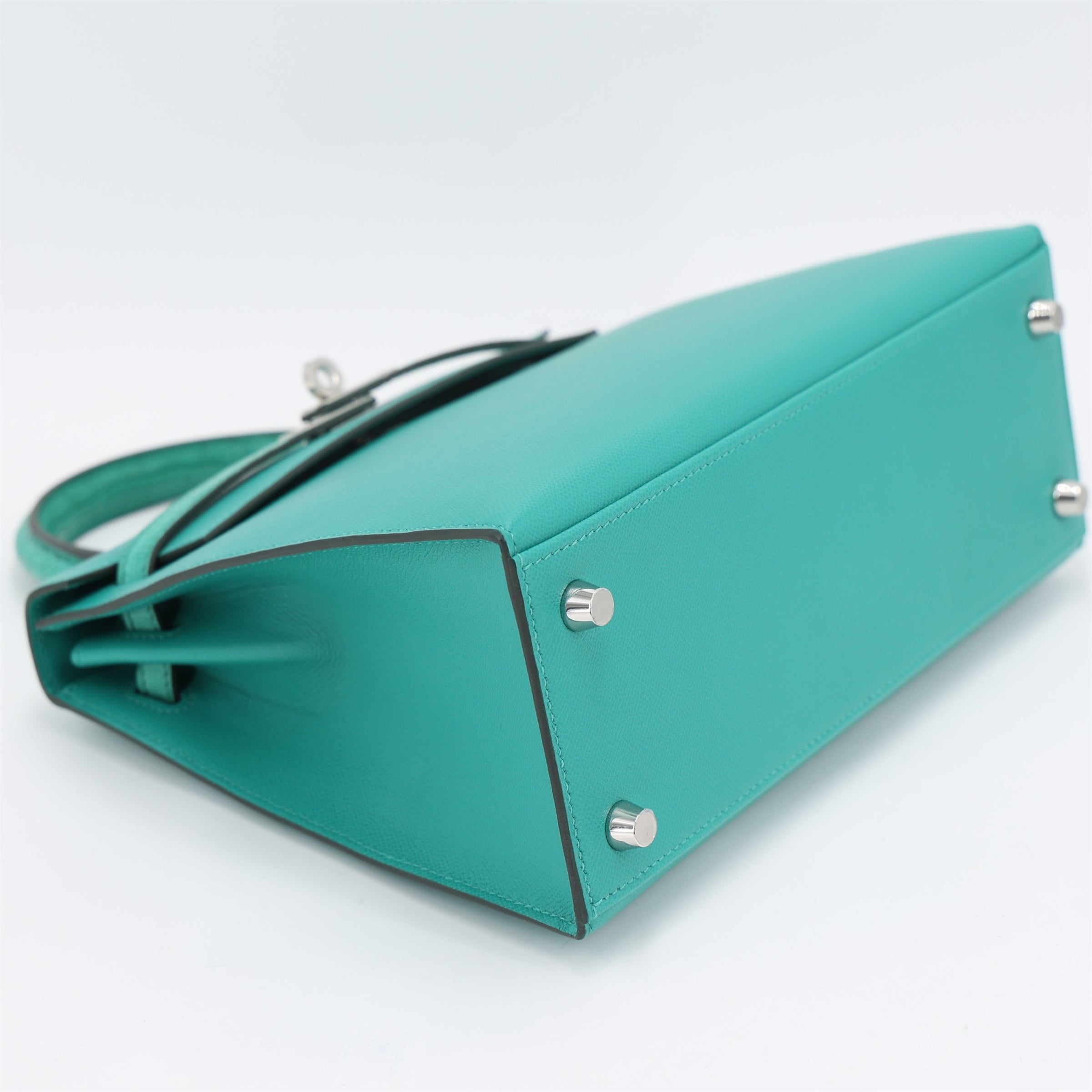 HERMÈS Kelly 25 Sellier Touch Vert Jade (O6) Madame Alligator Palladium hardware W (2024)