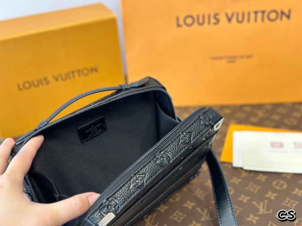 Louis Vuitton blackedition handbag
