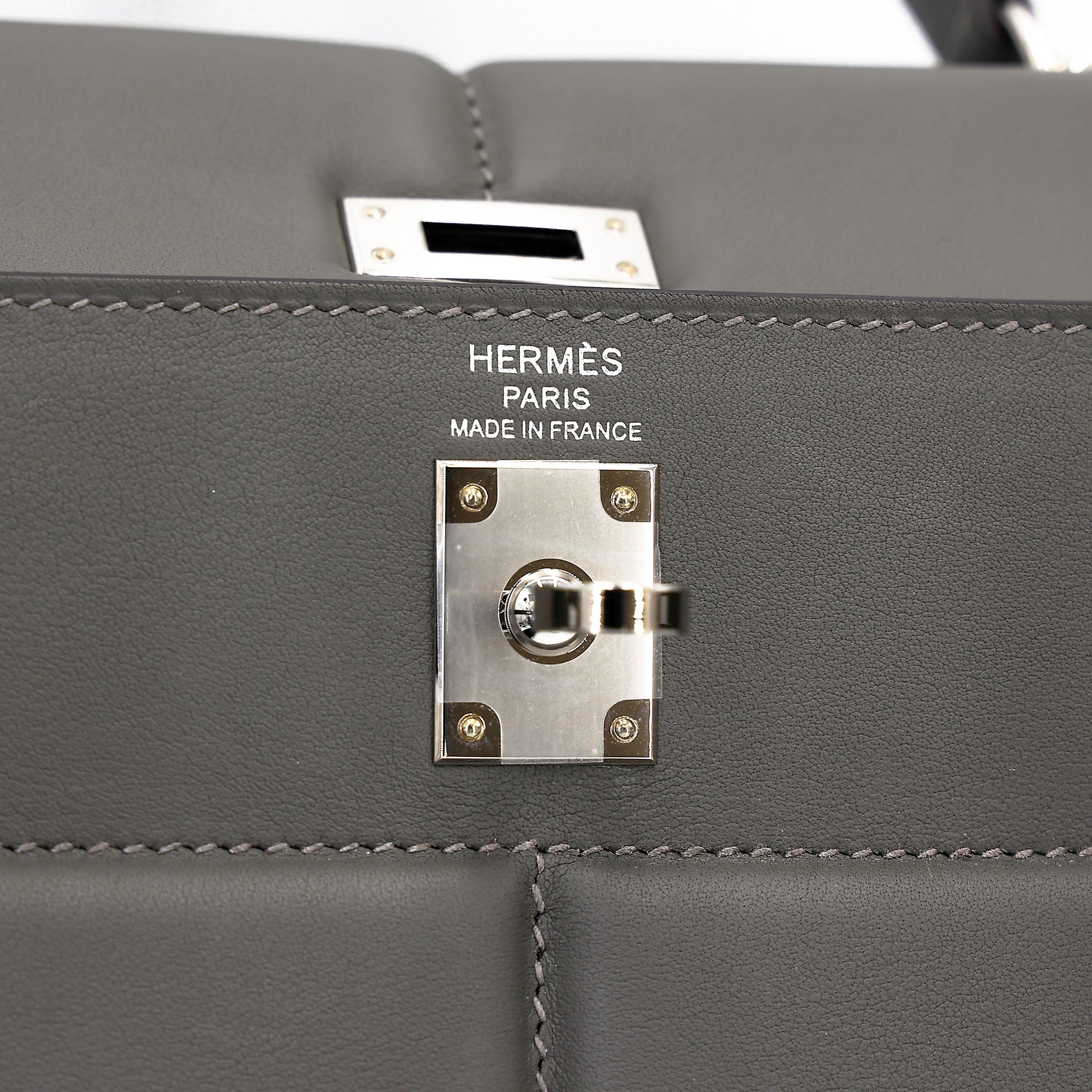 HERMÈS Limited Edition Kelly 25 Padded Sellier Gris Meyer (0L) Swift Palladium hardware B (2023)