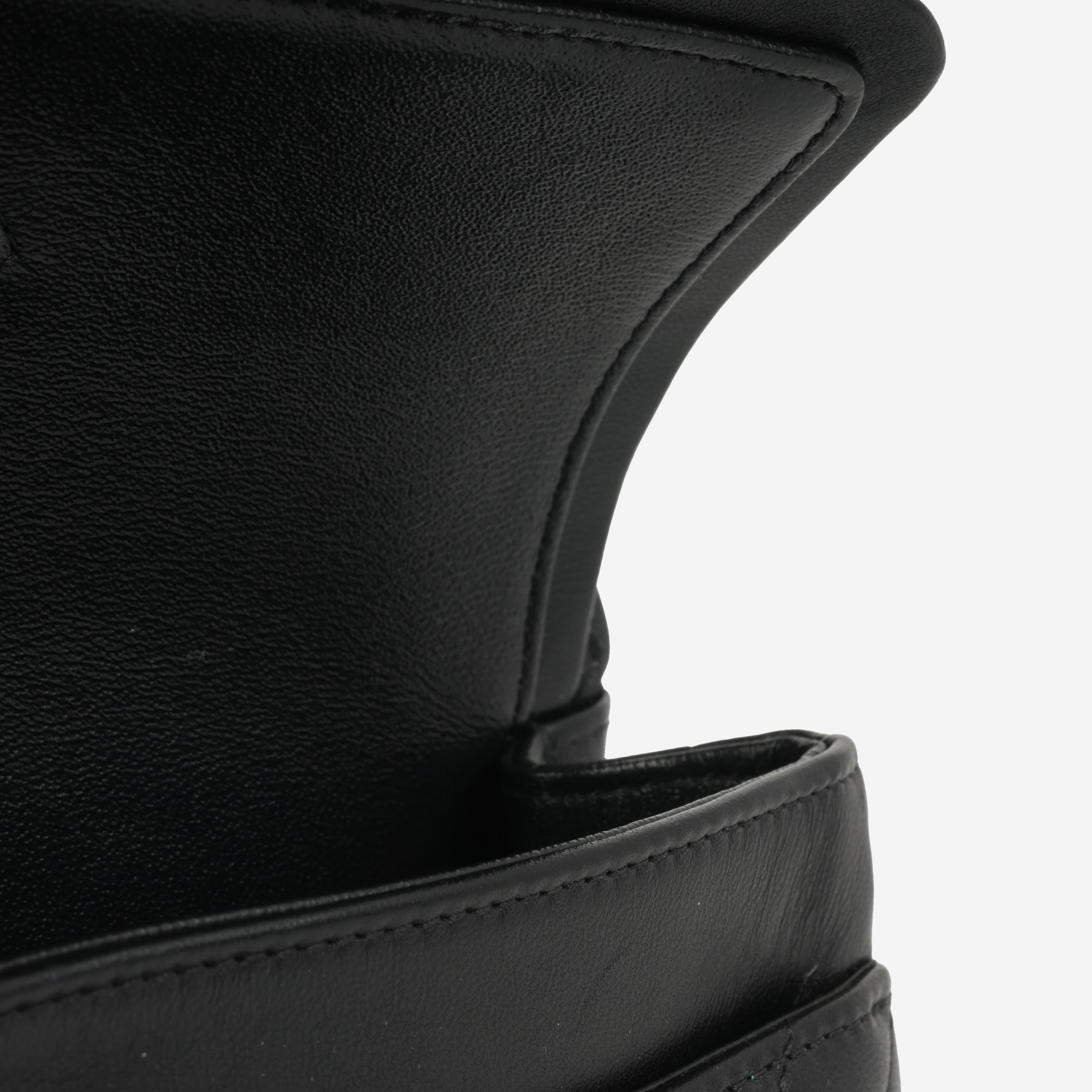 Small Classic Flap