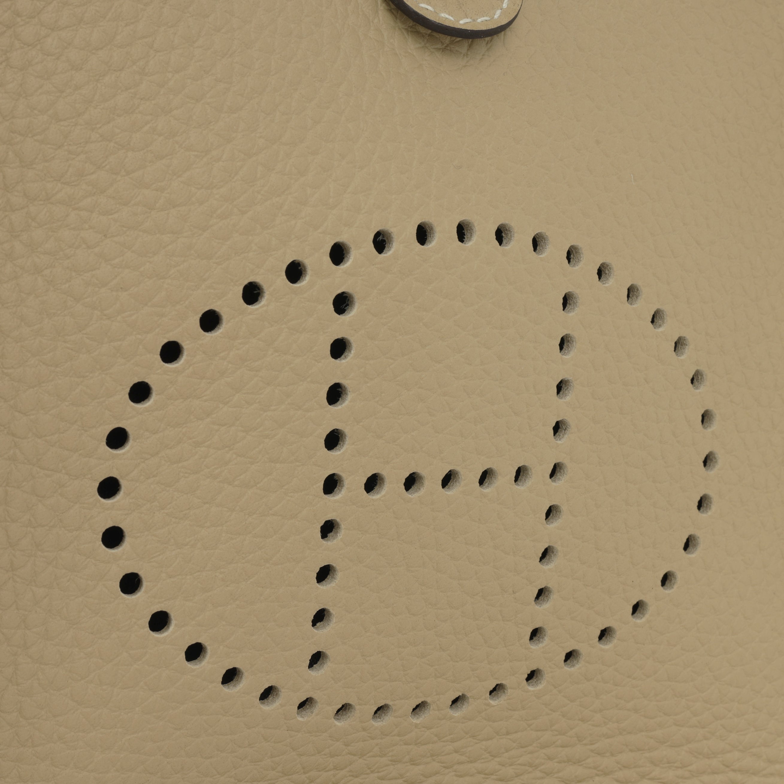 Hermès Mini Evelyne 16 - Trench Clemence | Gold Hardware