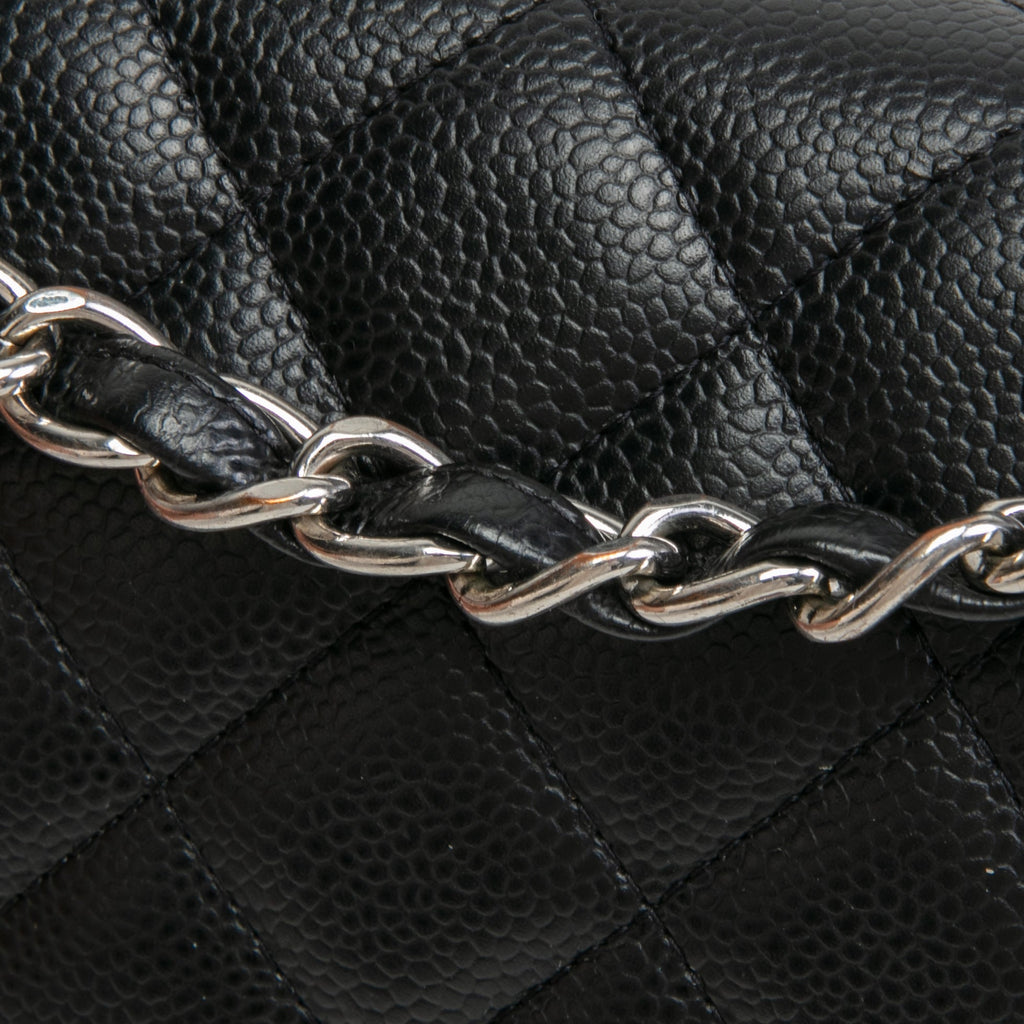 CHANEL Caviar Classic Jumbo Double Flap - Black