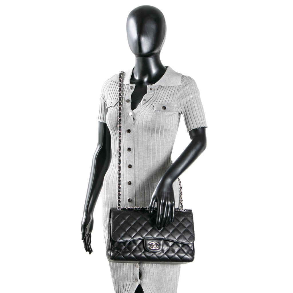 CHANEL Caviar Classic Jumbo Double Flap - Black
