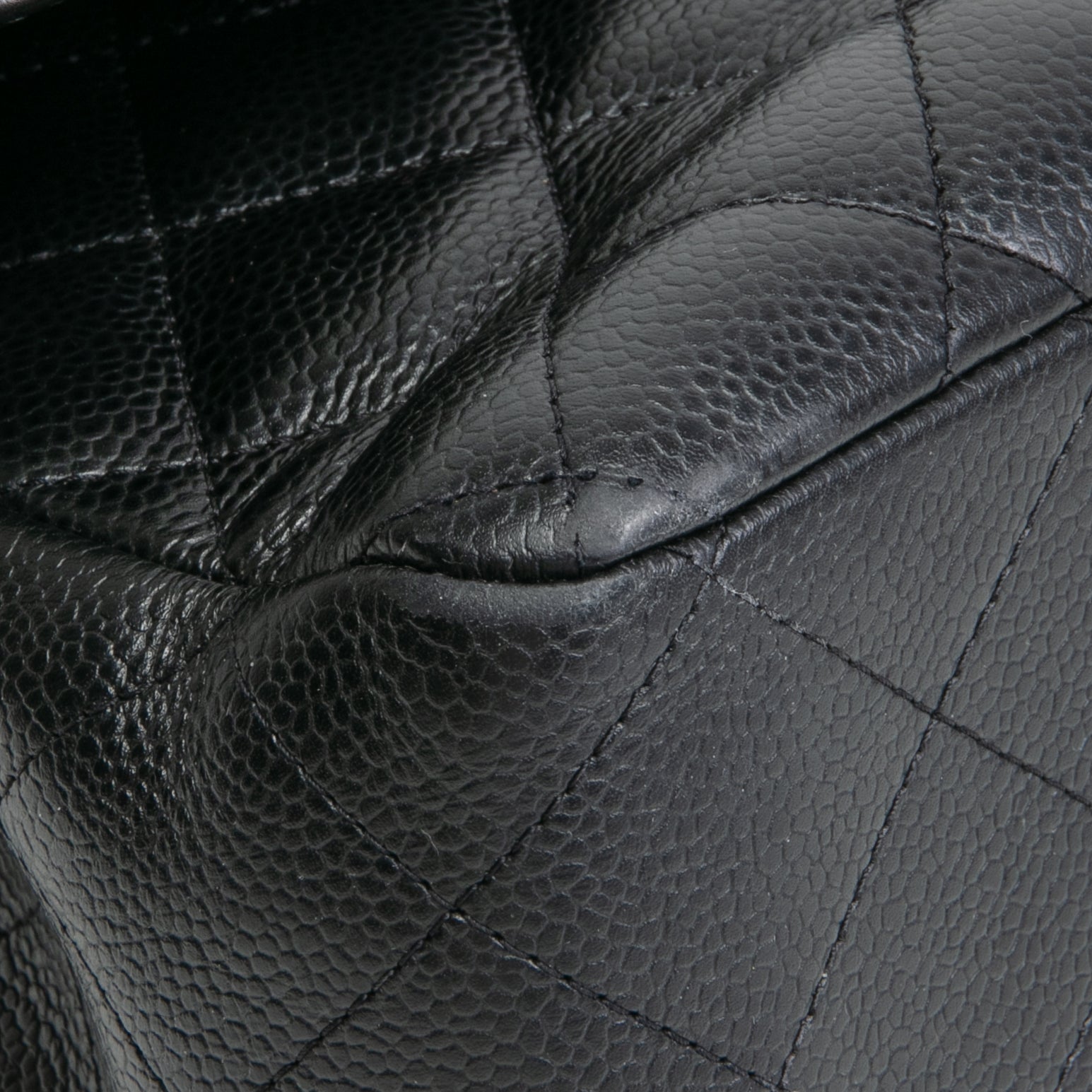 CHANEL Caviar Classic Jumbo Double Flap - Black