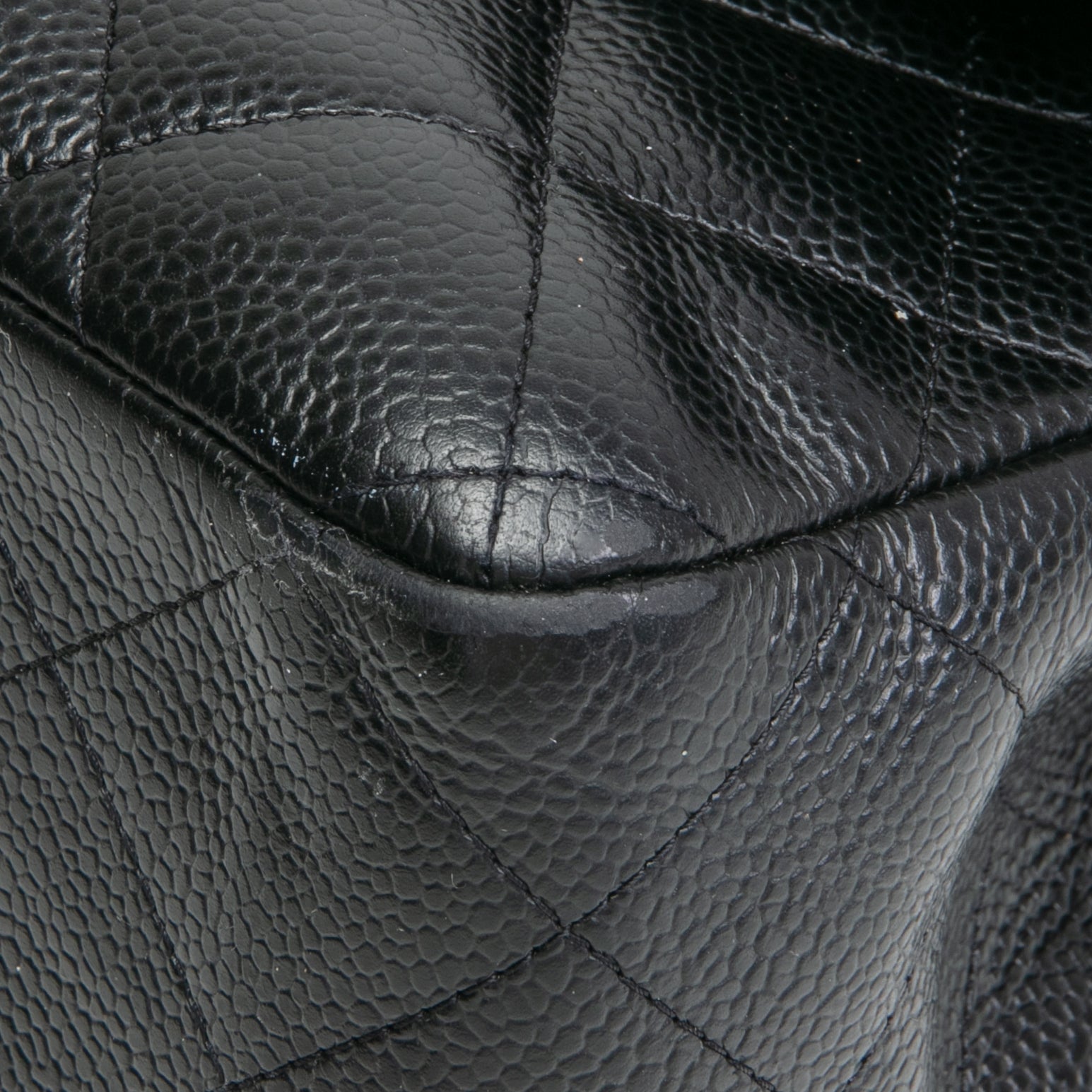 CHANEL Caviar Classic Jumbo Double Flap - Black