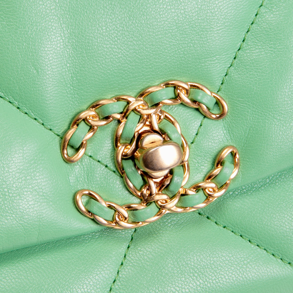 CHANEL Chanel 19 Medium Flap Bag - Light Green