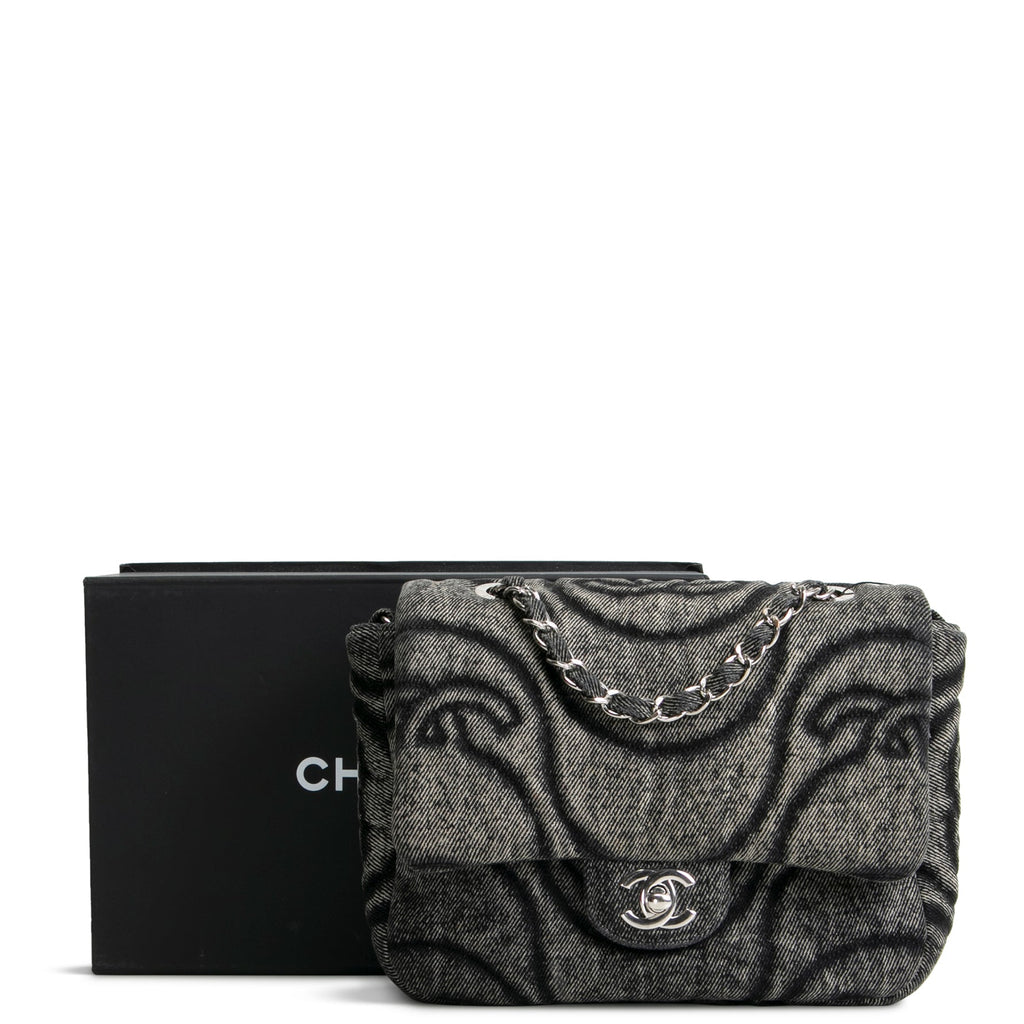 CHANEL CC Denim Wave Flap Bag - Gray
