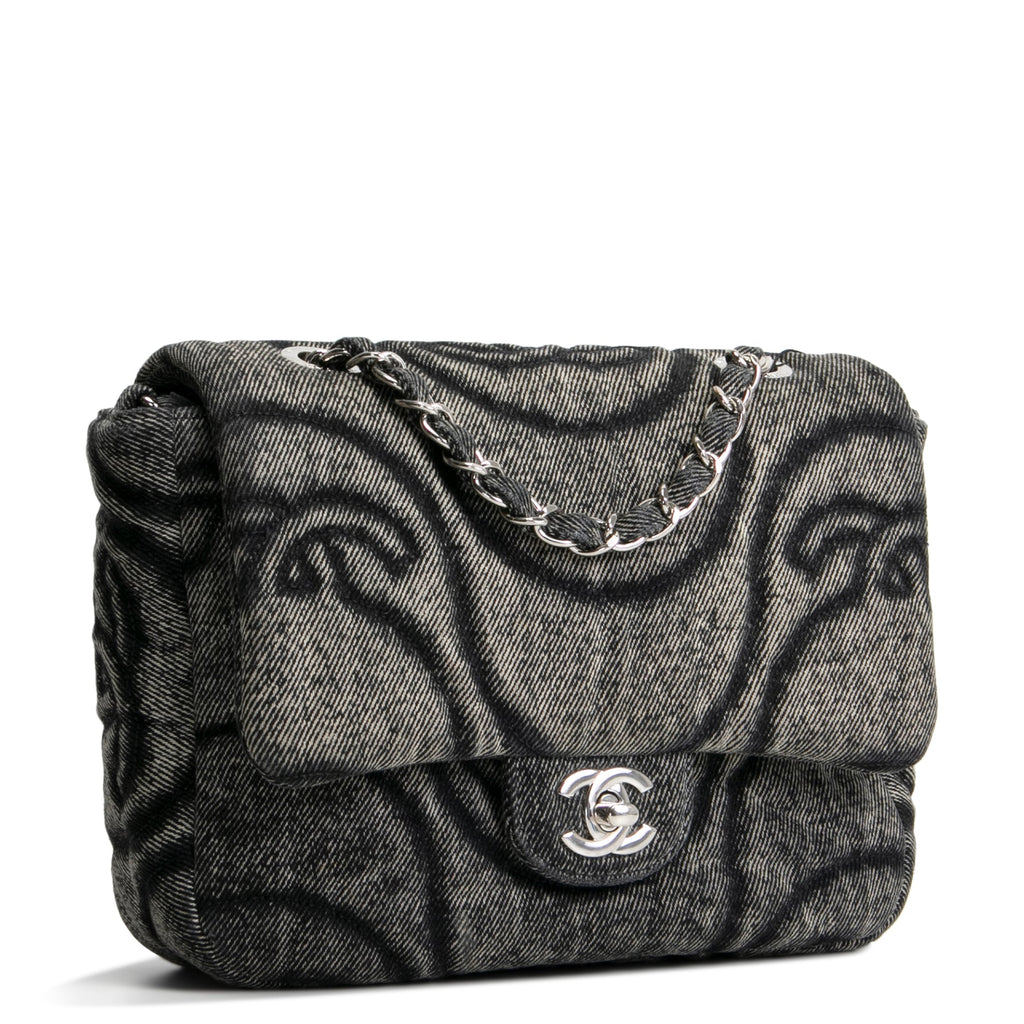 CHANEL CC Denim Wave Flap Bag - Gray