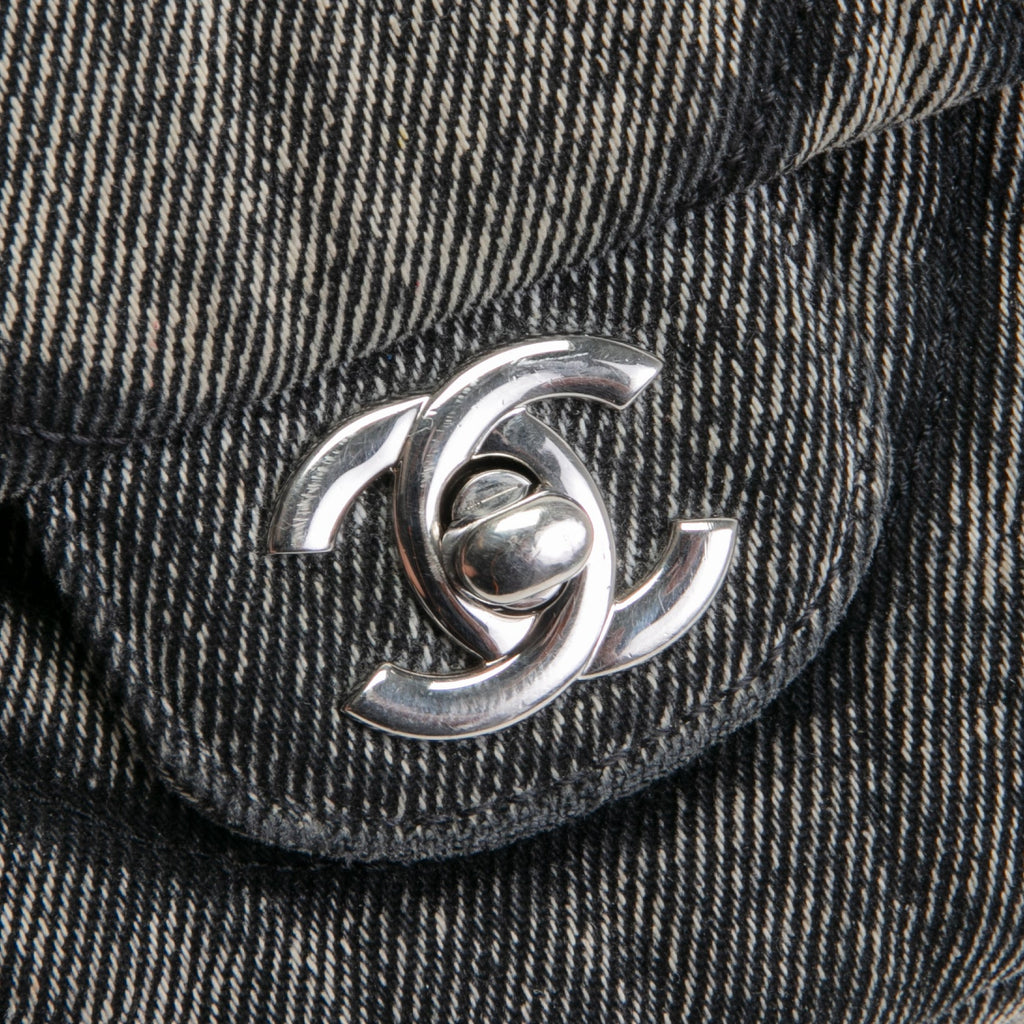 CHANEL CC Denim Wave Flap Bag - Gray