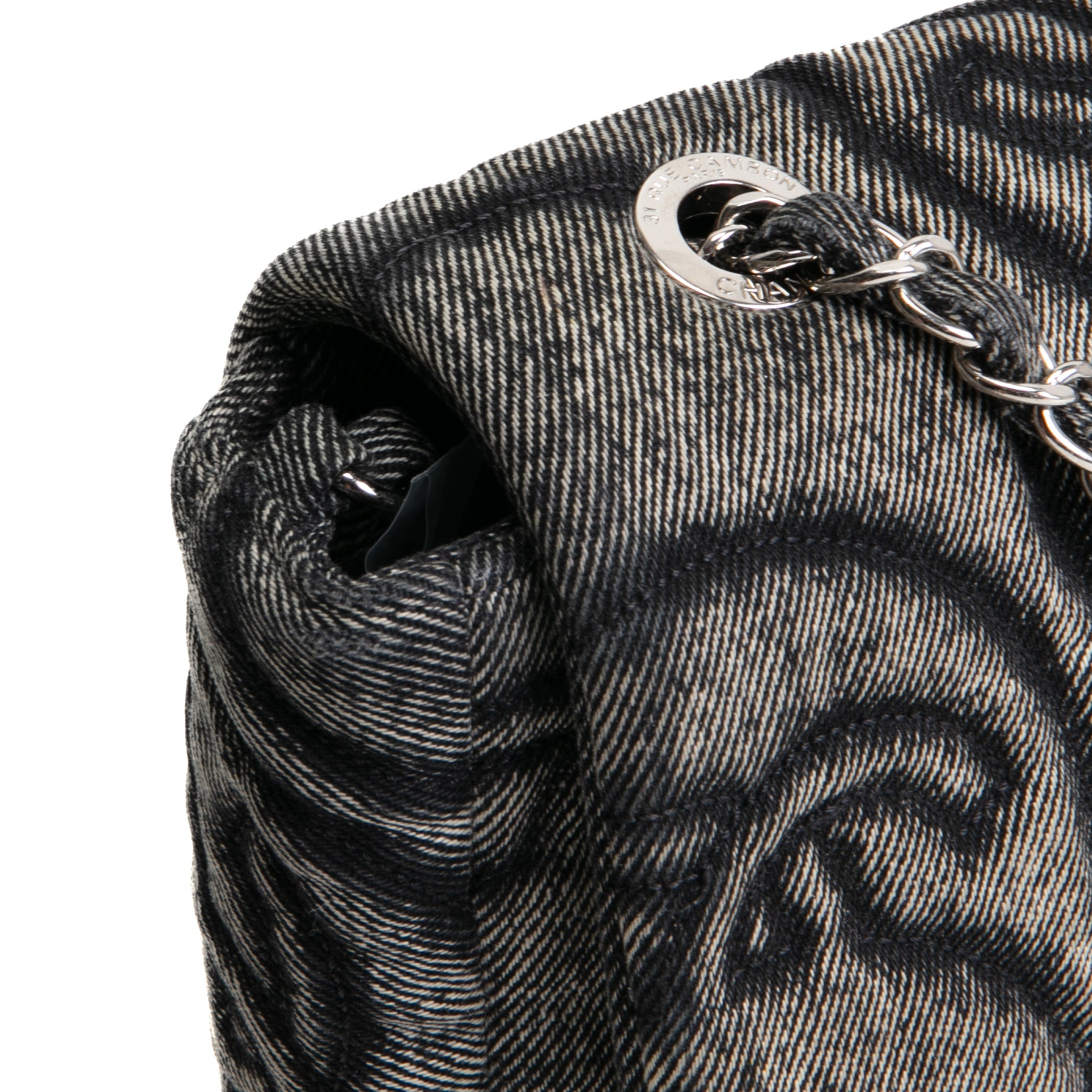 CHANEL CC Denim Wave Flap Bag - Gray