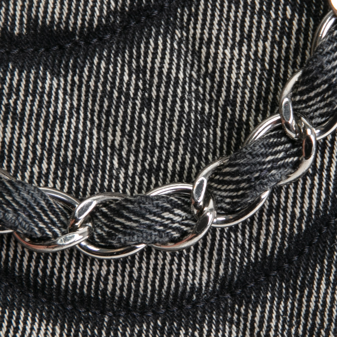 CHANEL CC Denim Wave Flap Bag - Gray