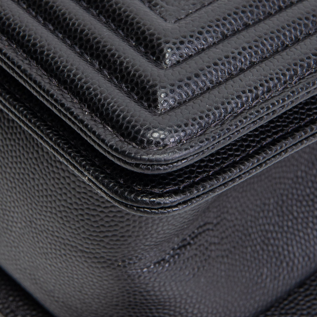 CHANEL Caviar Medium Boy Bag - Black