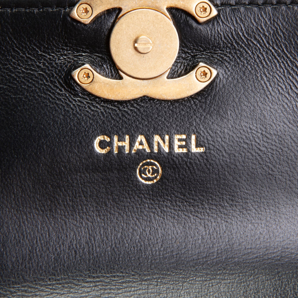 CHANEL CC Flap Card Holder Belt Bag Lacquered Metal w/ Quilted Lambskin