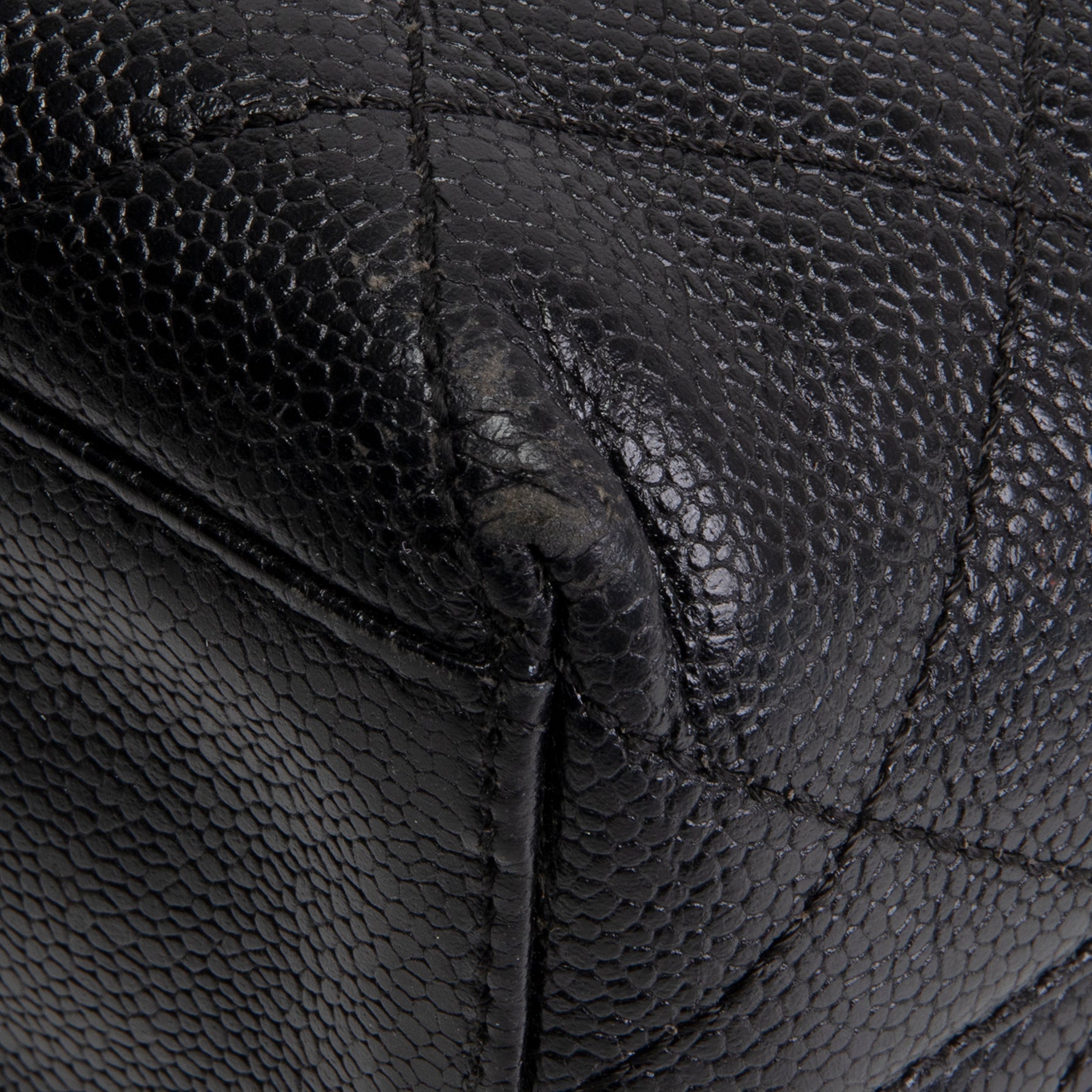 CHANEL Vintage Caviar CC Tote - Black