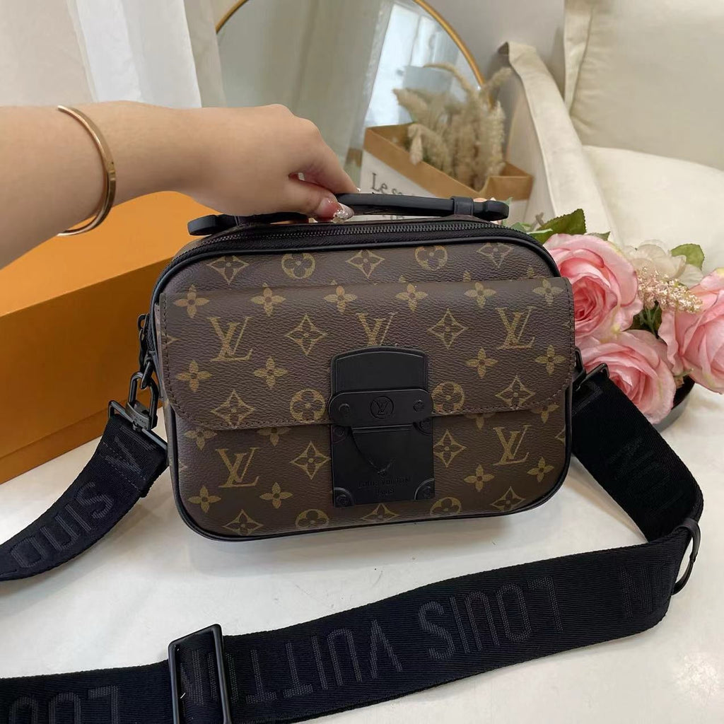 Louis vuitton side bag