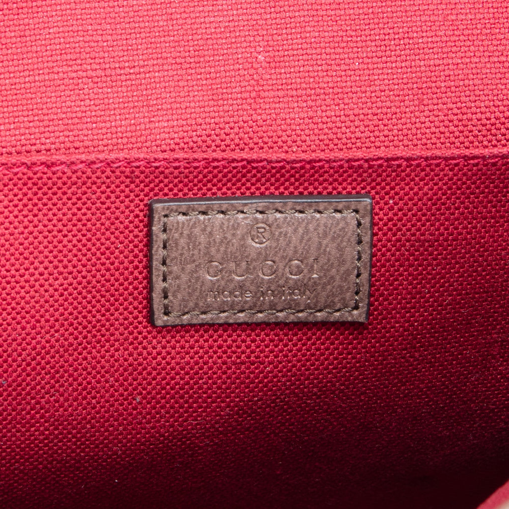 GUCCI GG Supreme Messenger