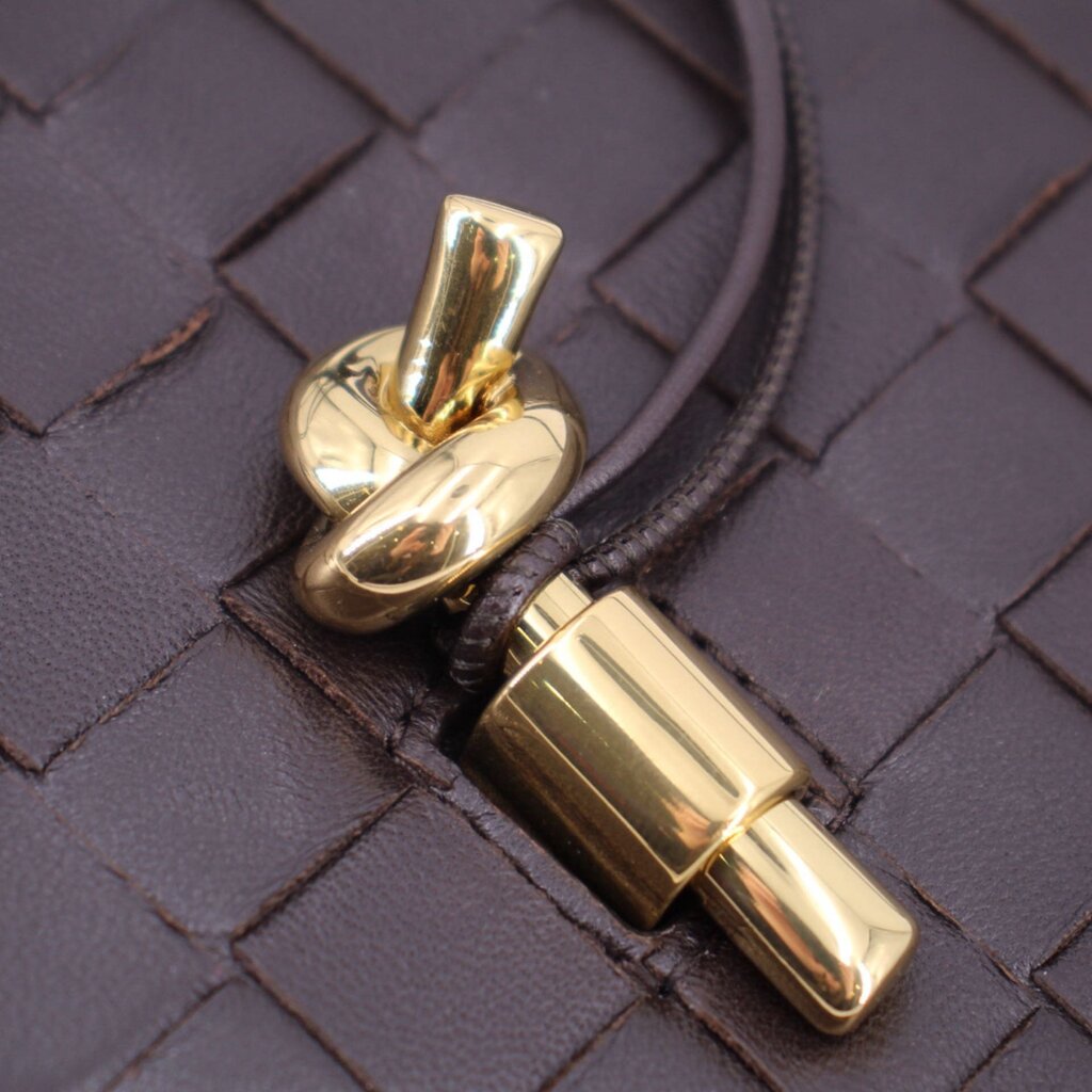 BOTTEGA VENETA ANDIAMO POUCH CROSSBODYS CHOCOLATE