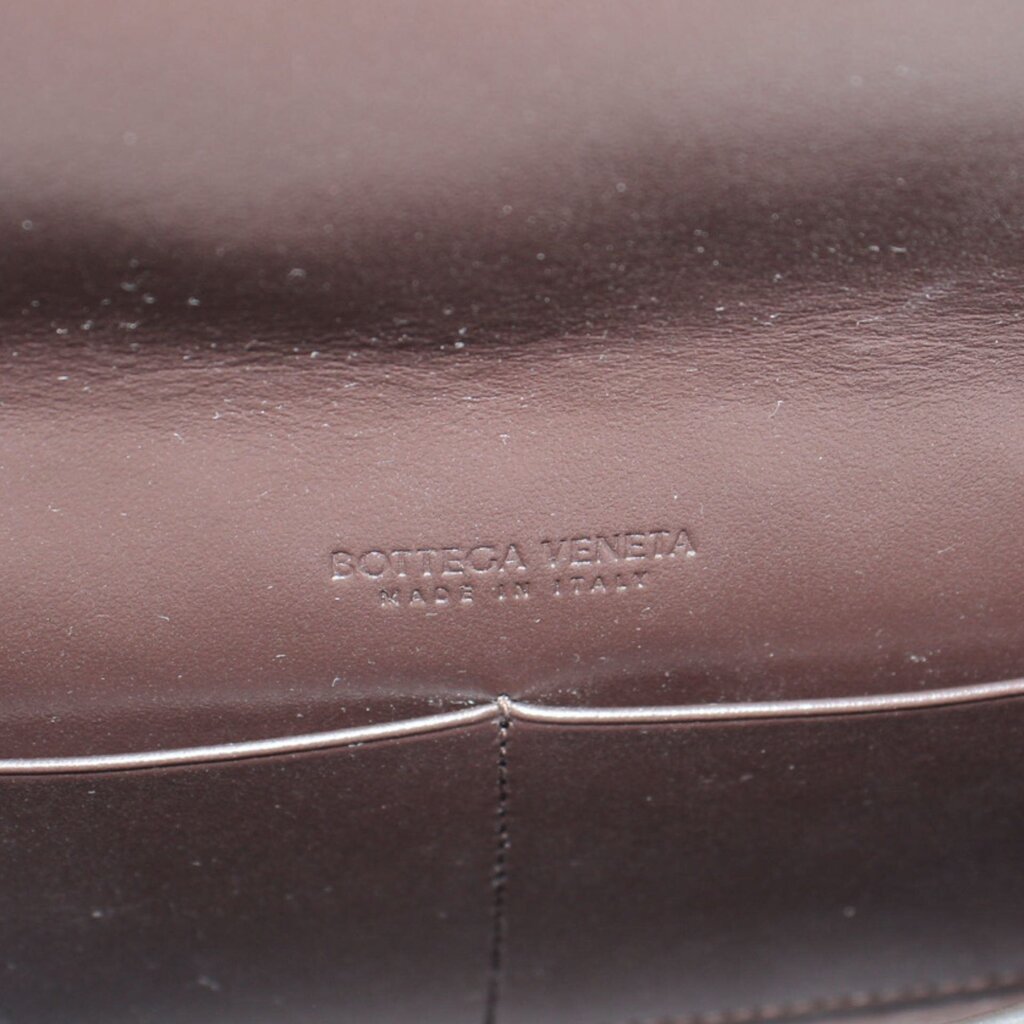 BOTTEGA VENETA ANDIAMO POUCH CROSSBODYS CHOCOLATE