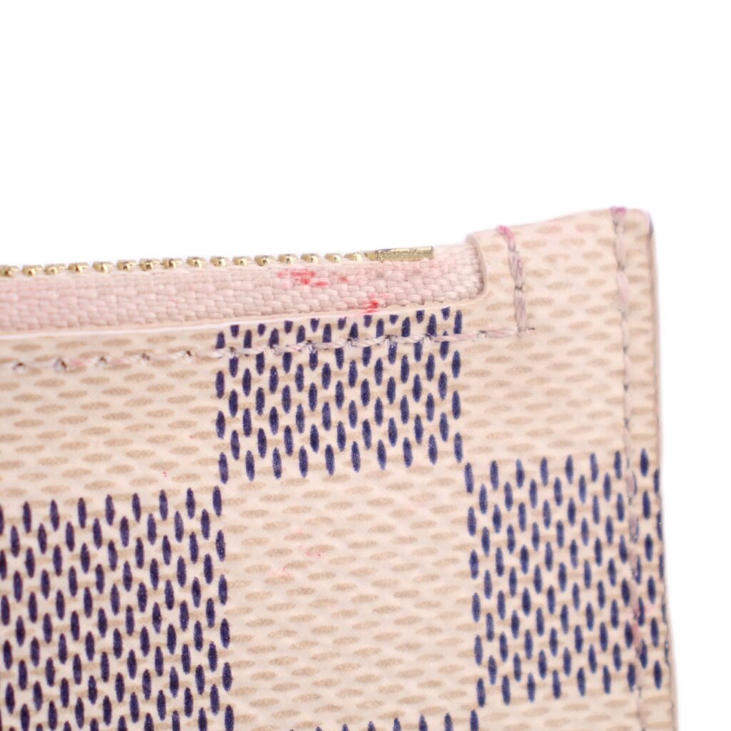 LOUIS VUITTON DAMIER POUCHES WHITE