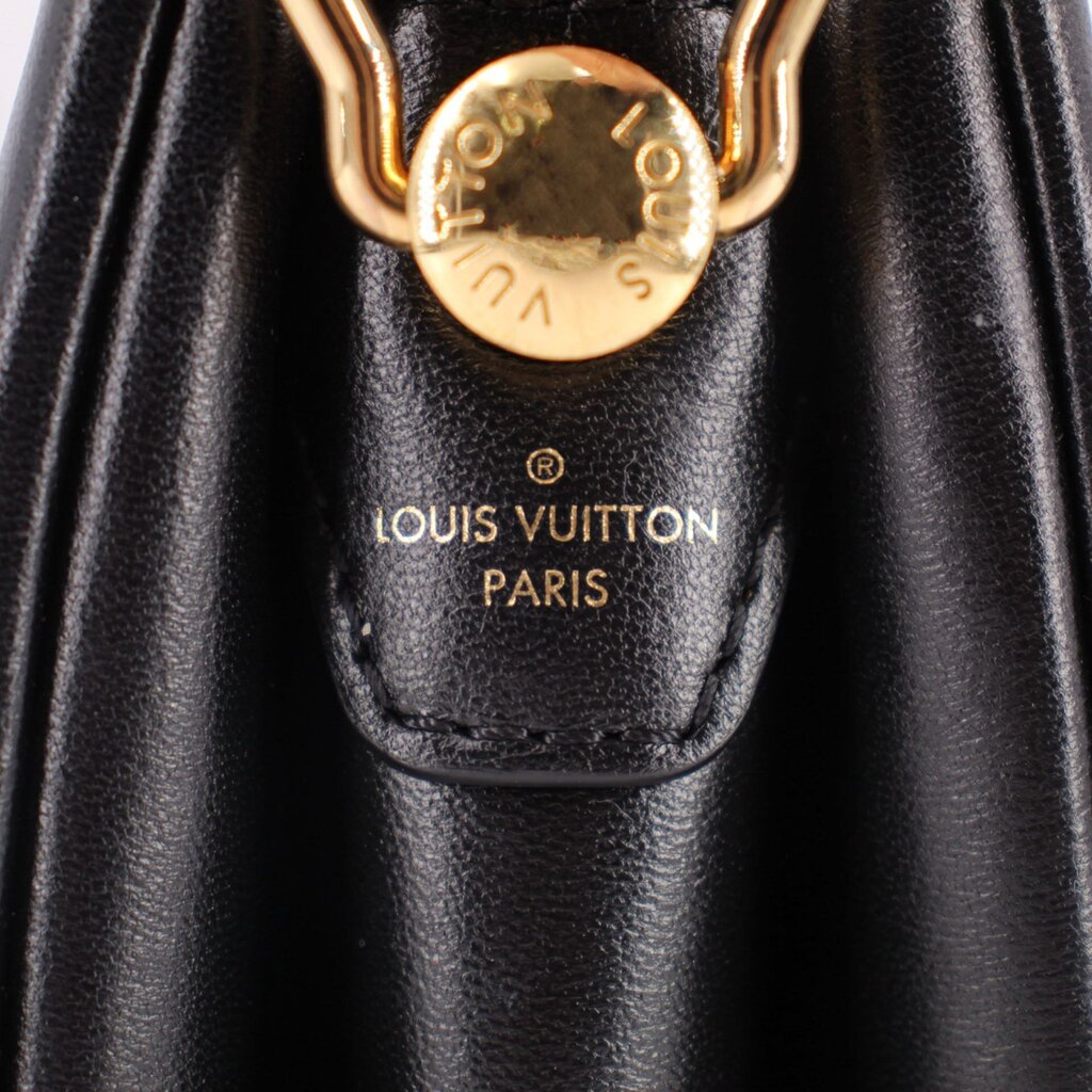 LOUIS VUITTON COUSSIN BB CROSSBODYS BLACK