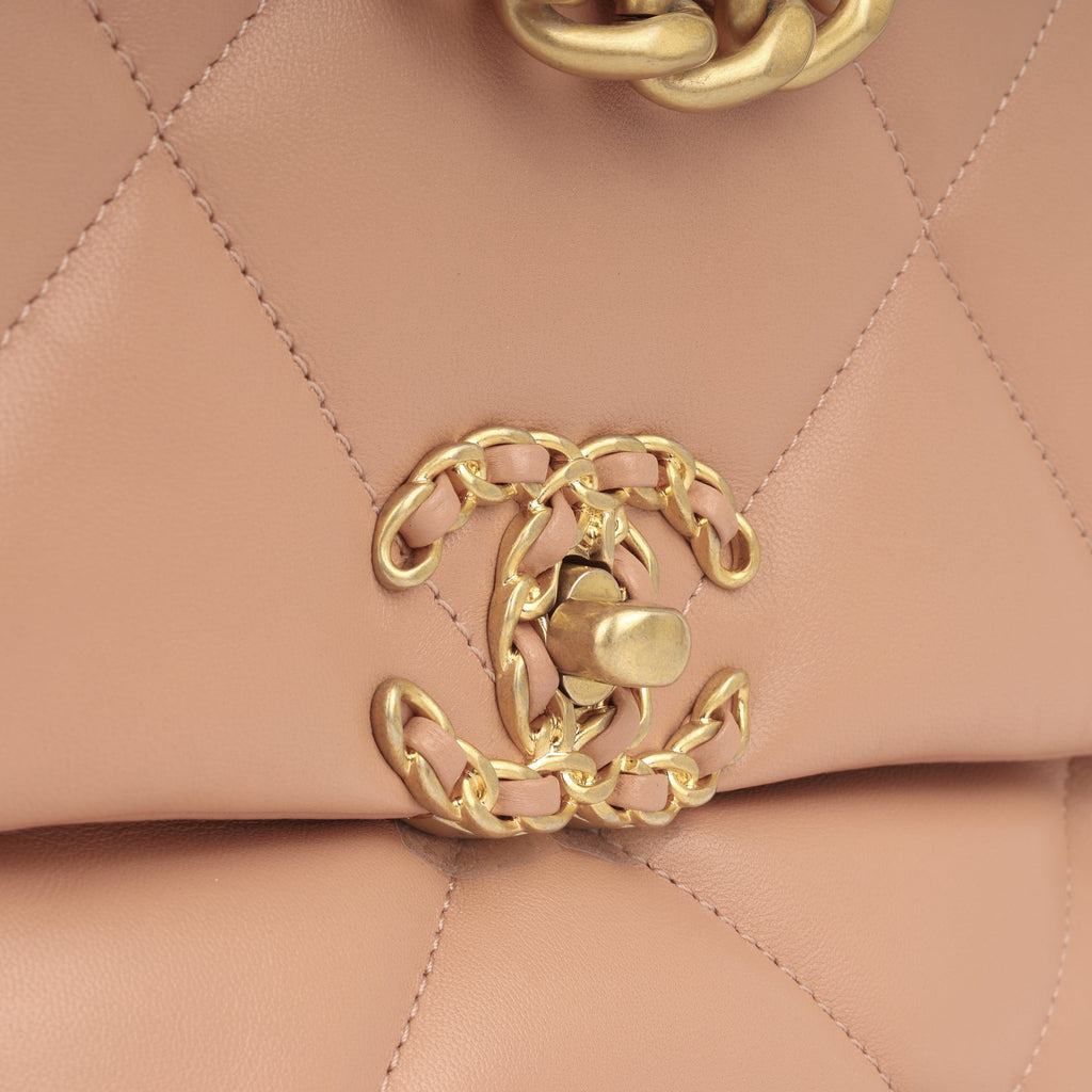 Chanel 19 - Small