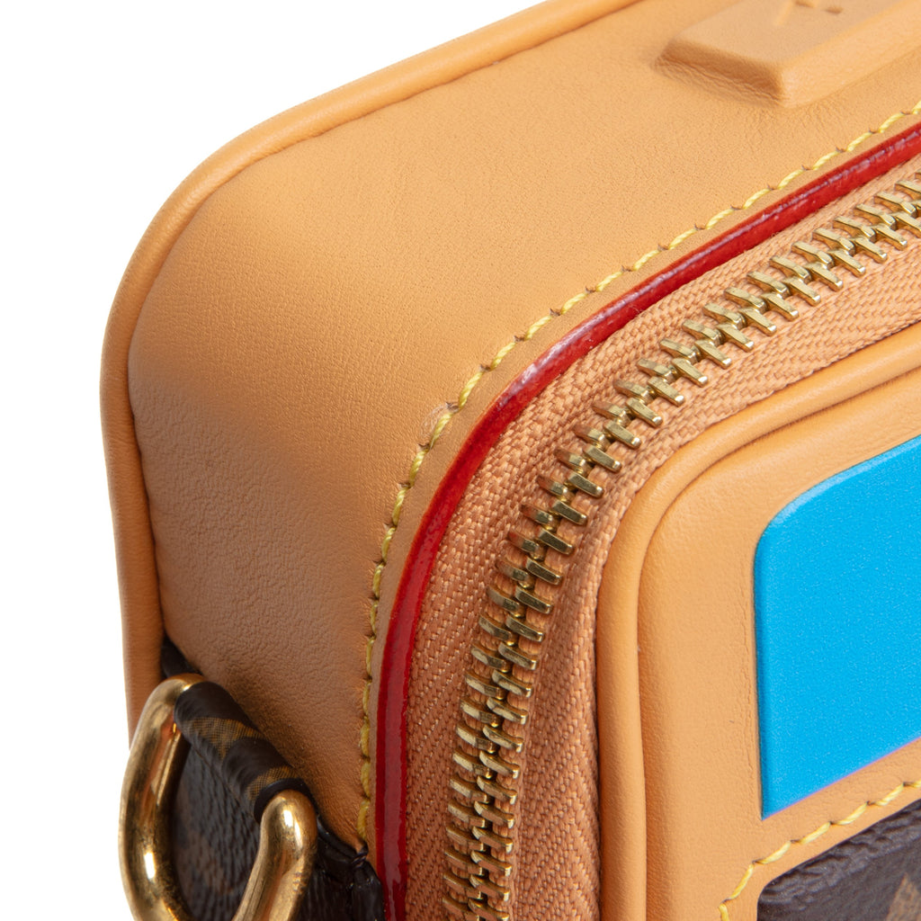 LOUIS VUITTON Limited Edition Baladeur Wearable Wallet
