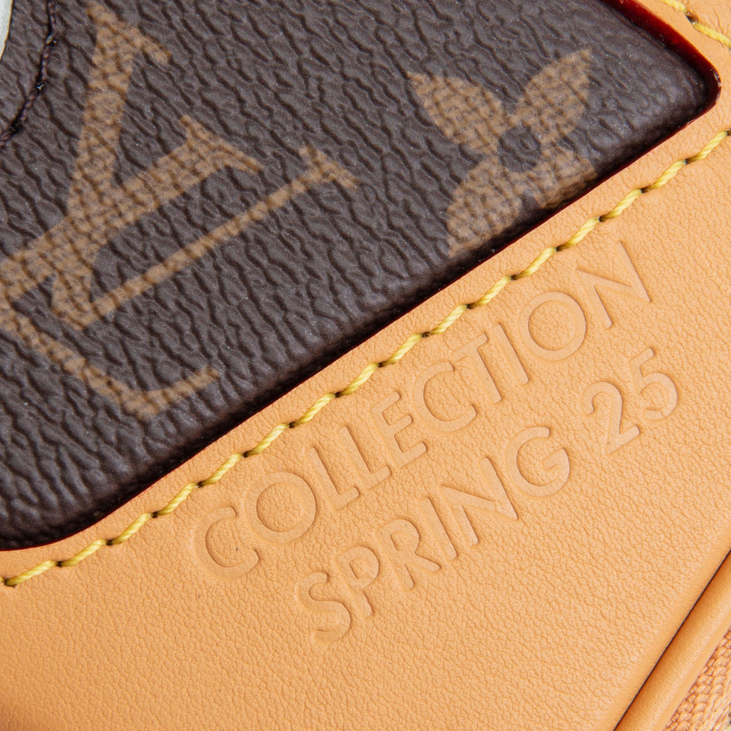 LOUIS VUITTON Limited Edition Baladeur Wearable Wallet